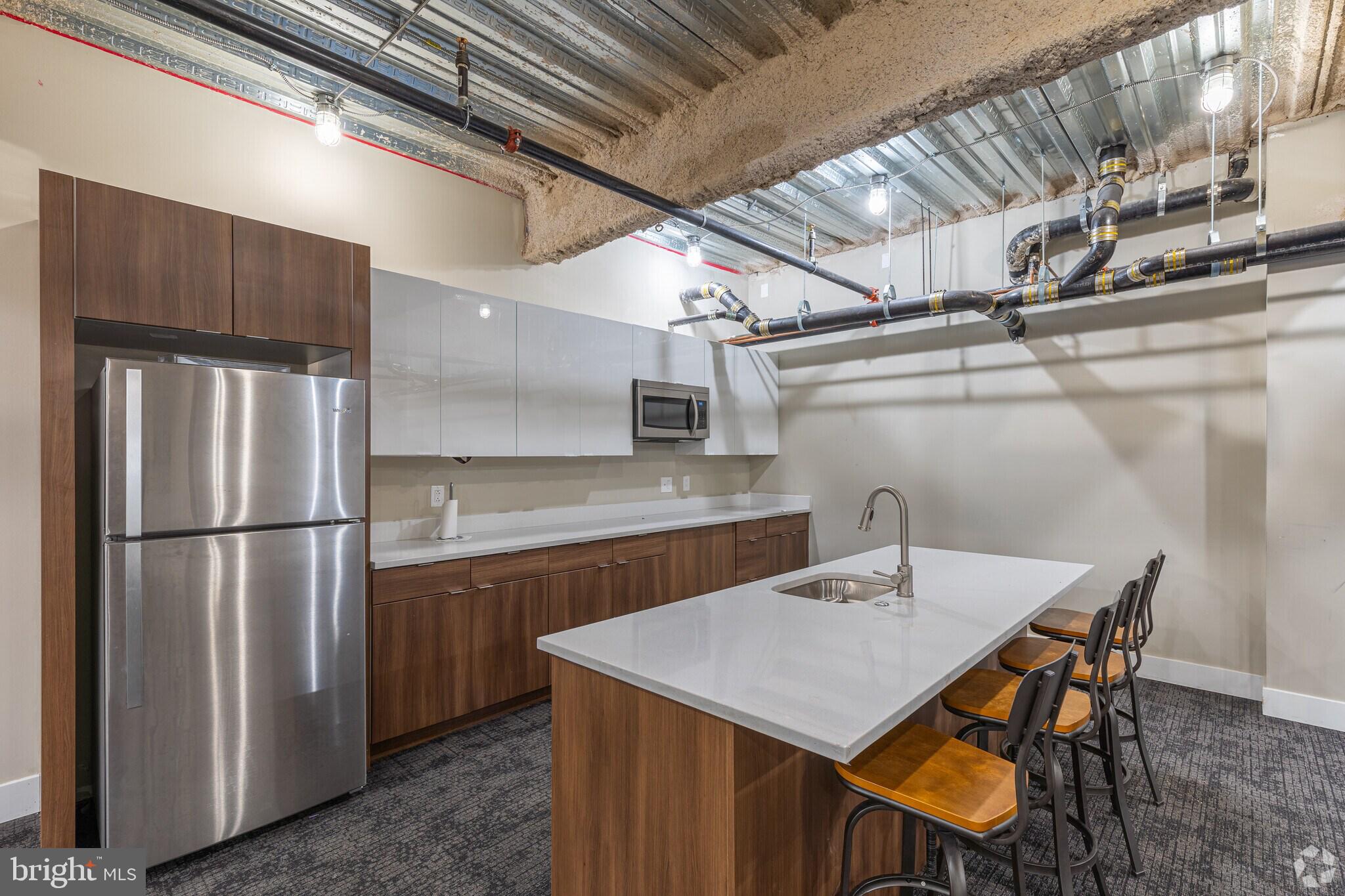 UNIVERSITY CITY - Residential Lease