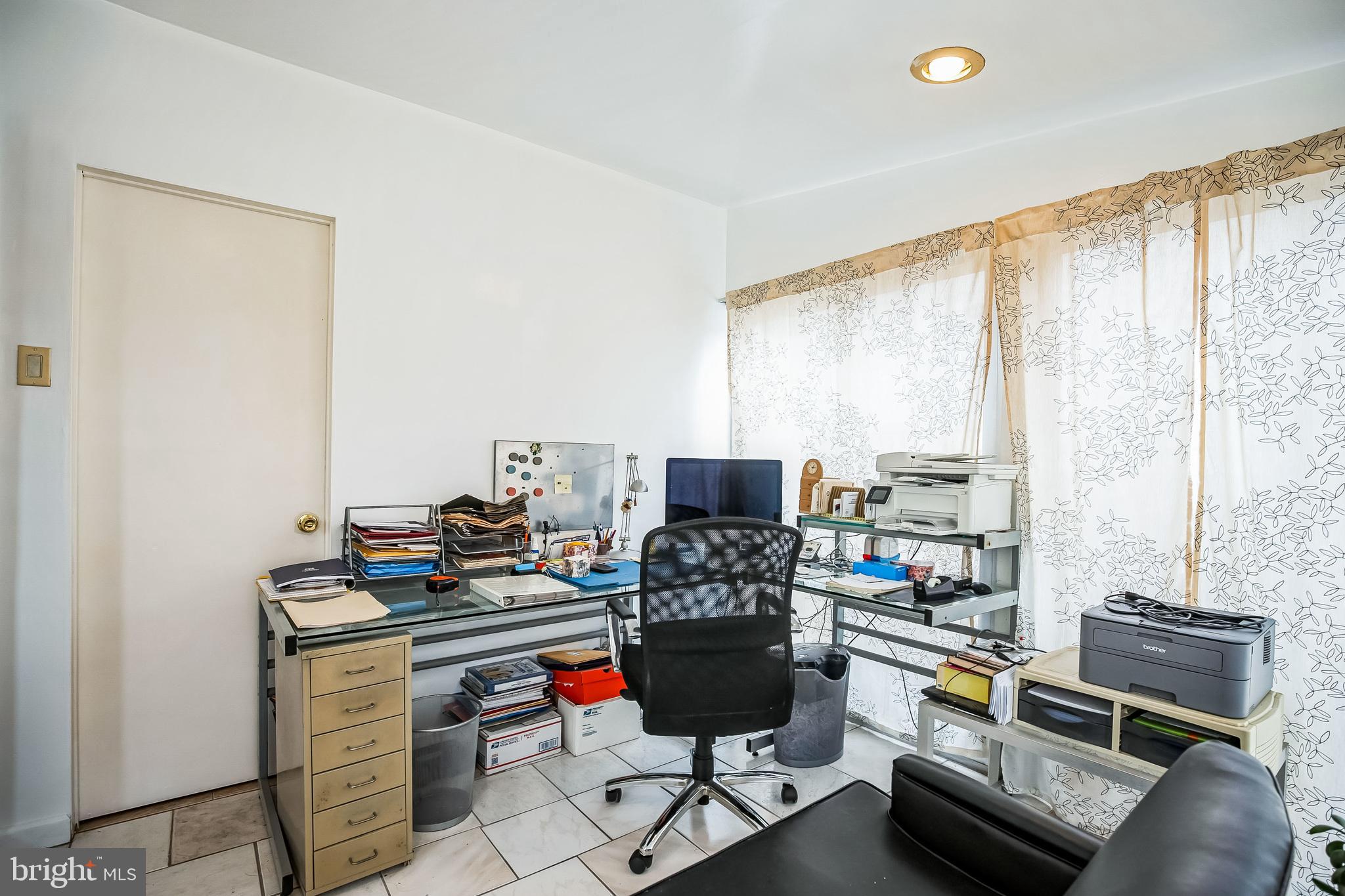 GLENSIDE - Residential