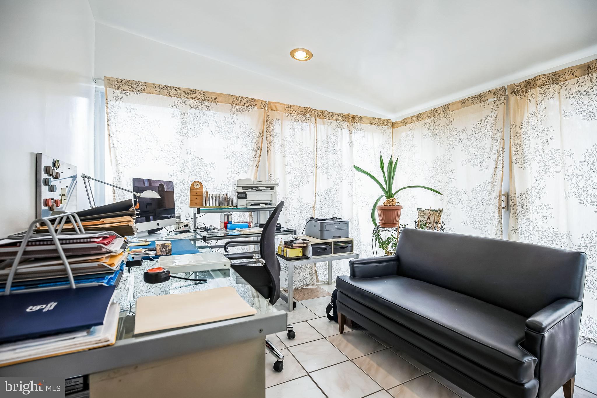 GLENSIDE - Residential