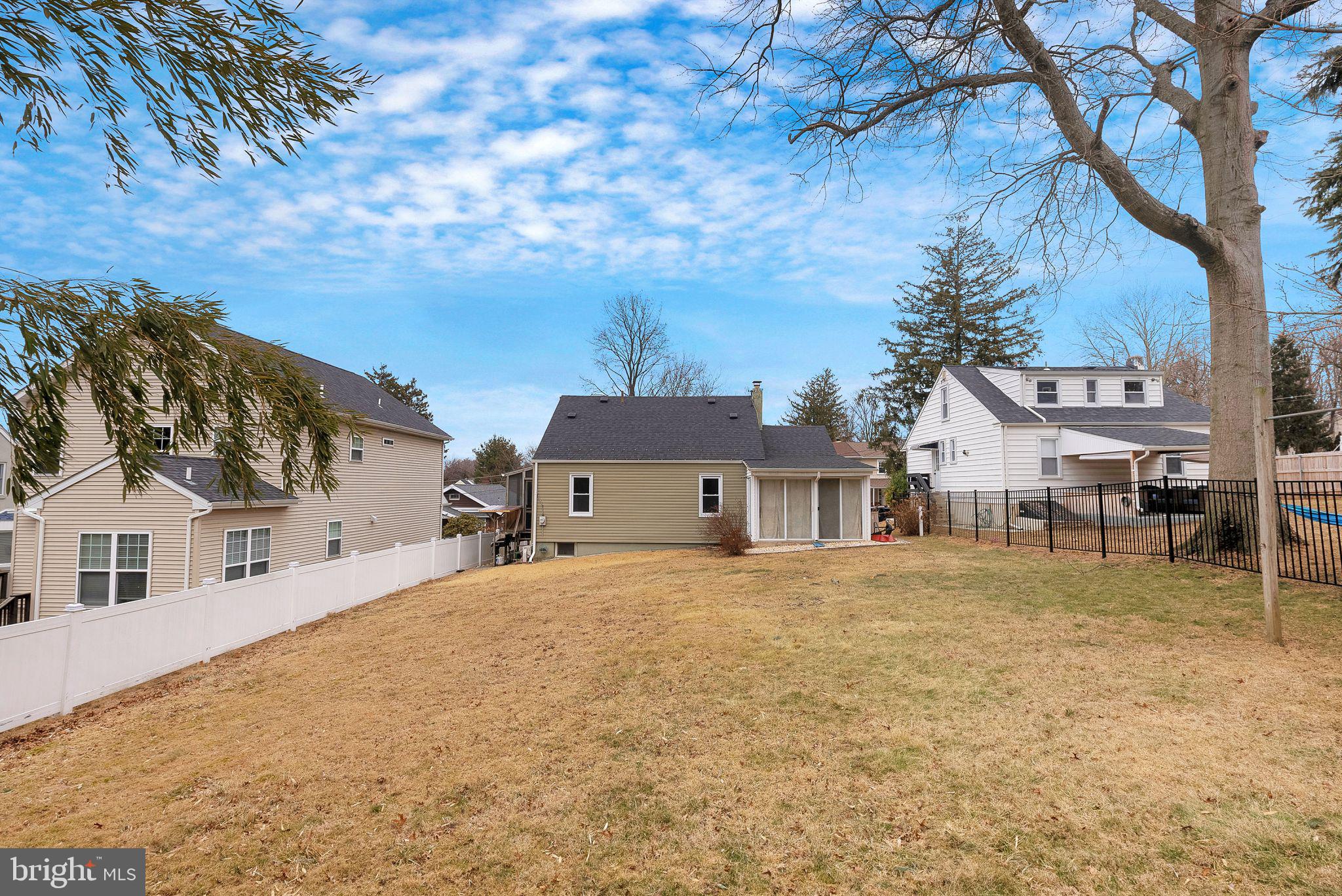 GLENSIDE - Residential