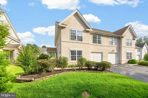 Townhouse For Sale - 636 Elm Street<br/> Montgomery County, ROYERSFORD, PA 19468