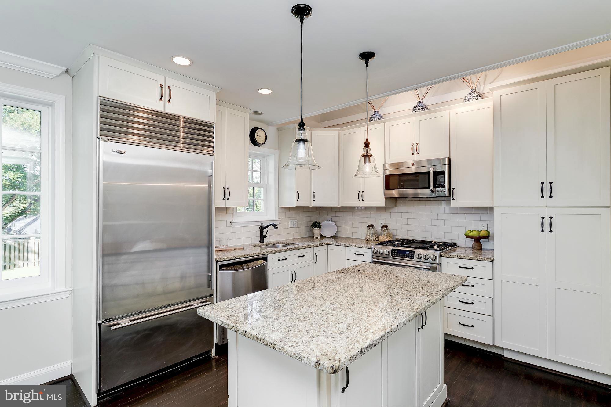 HENDRY ESTATES - Residential