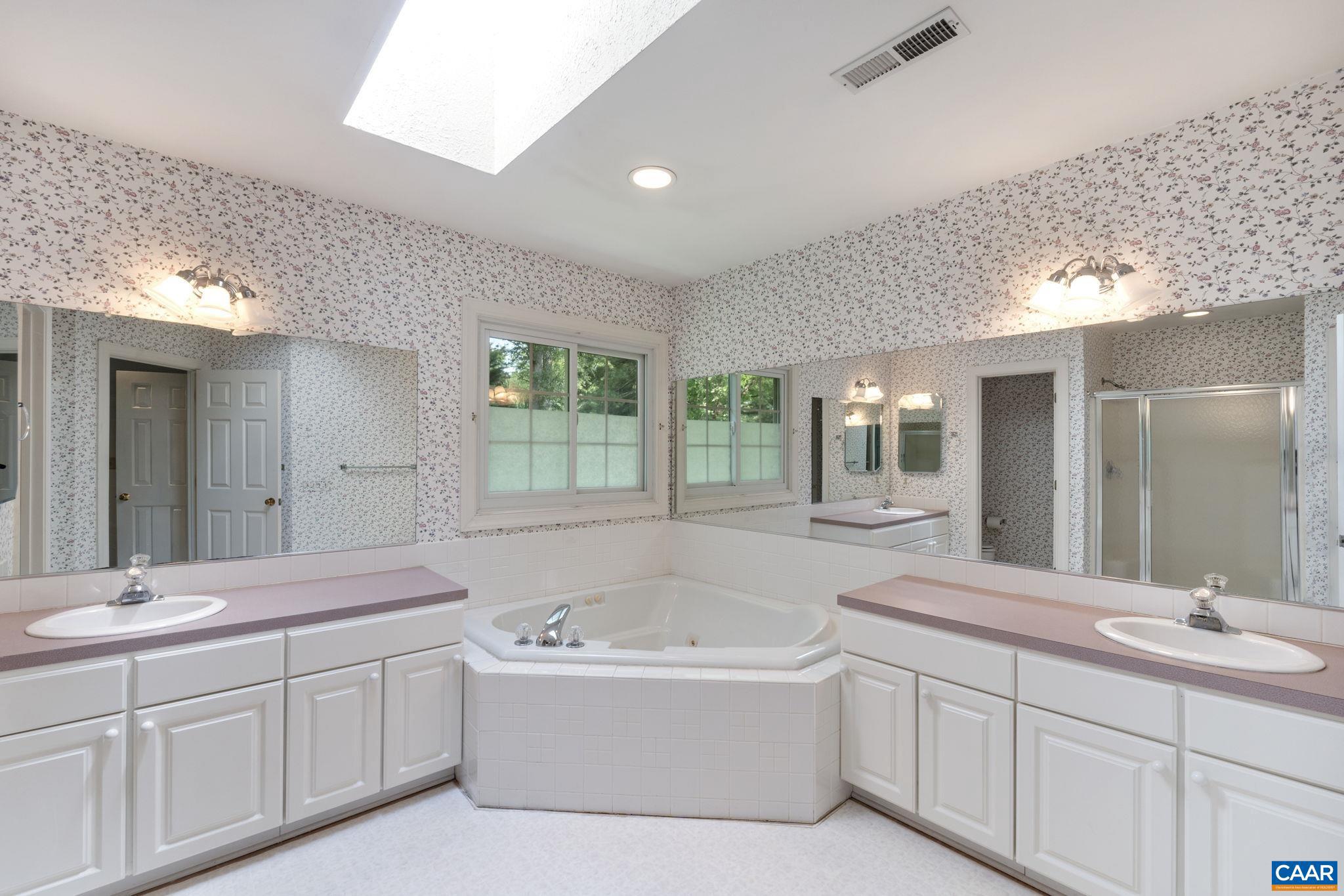 FOREST LAKES - Residential