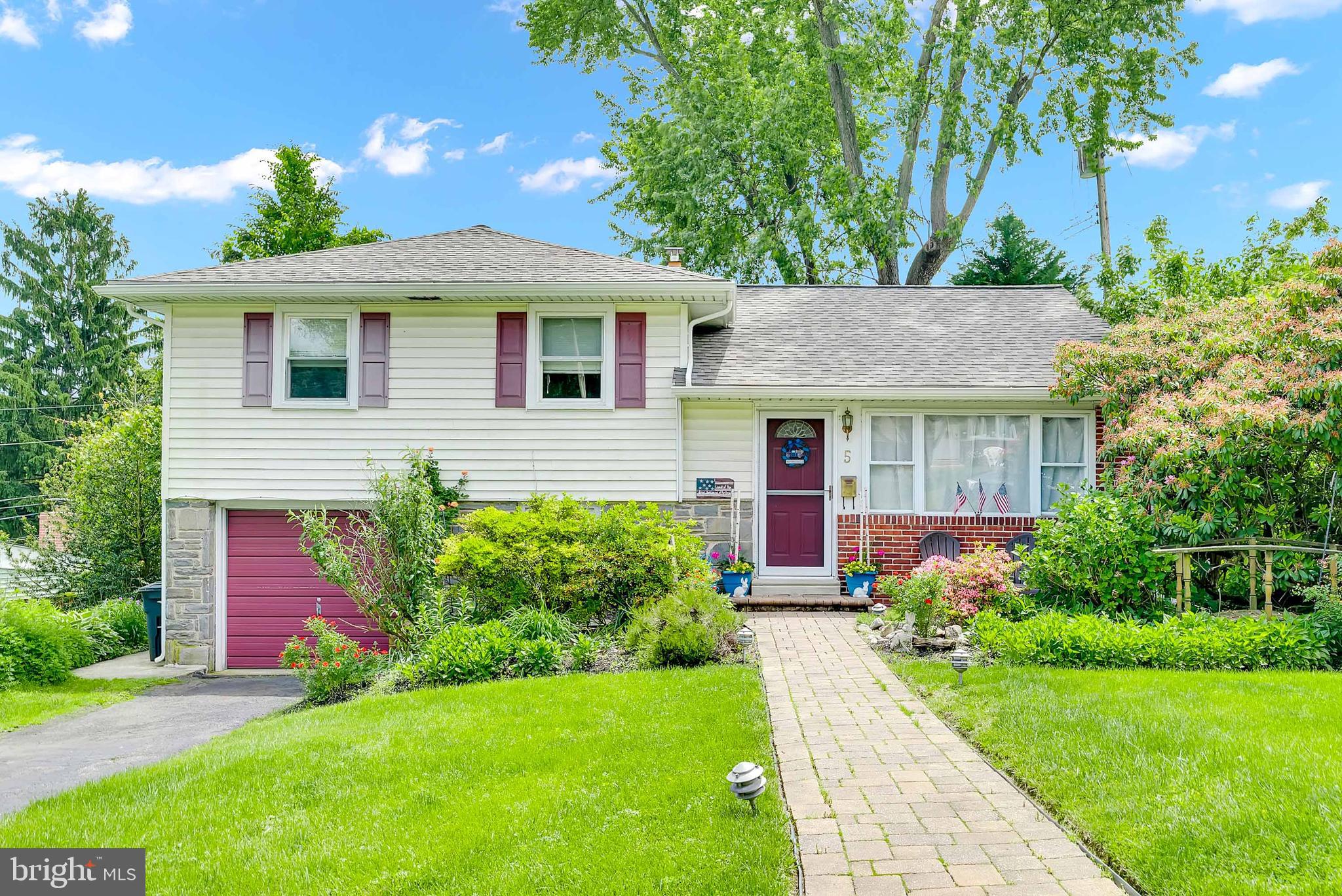5 DORSET DRIVE