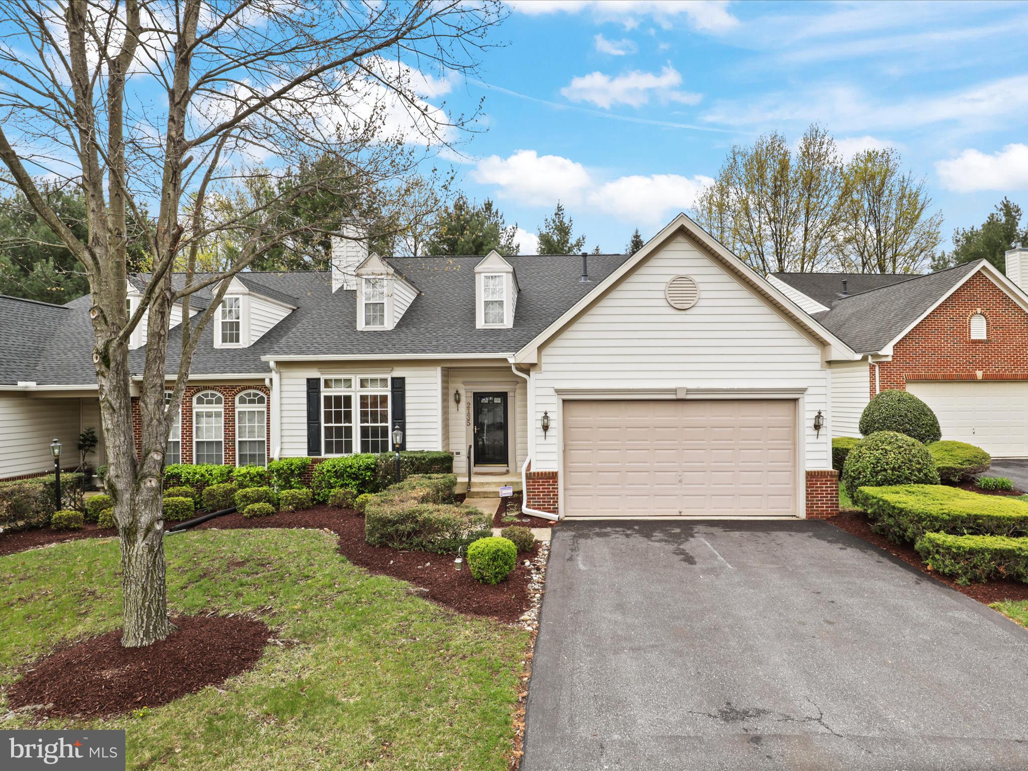 2135 VITTORIA COURT 33