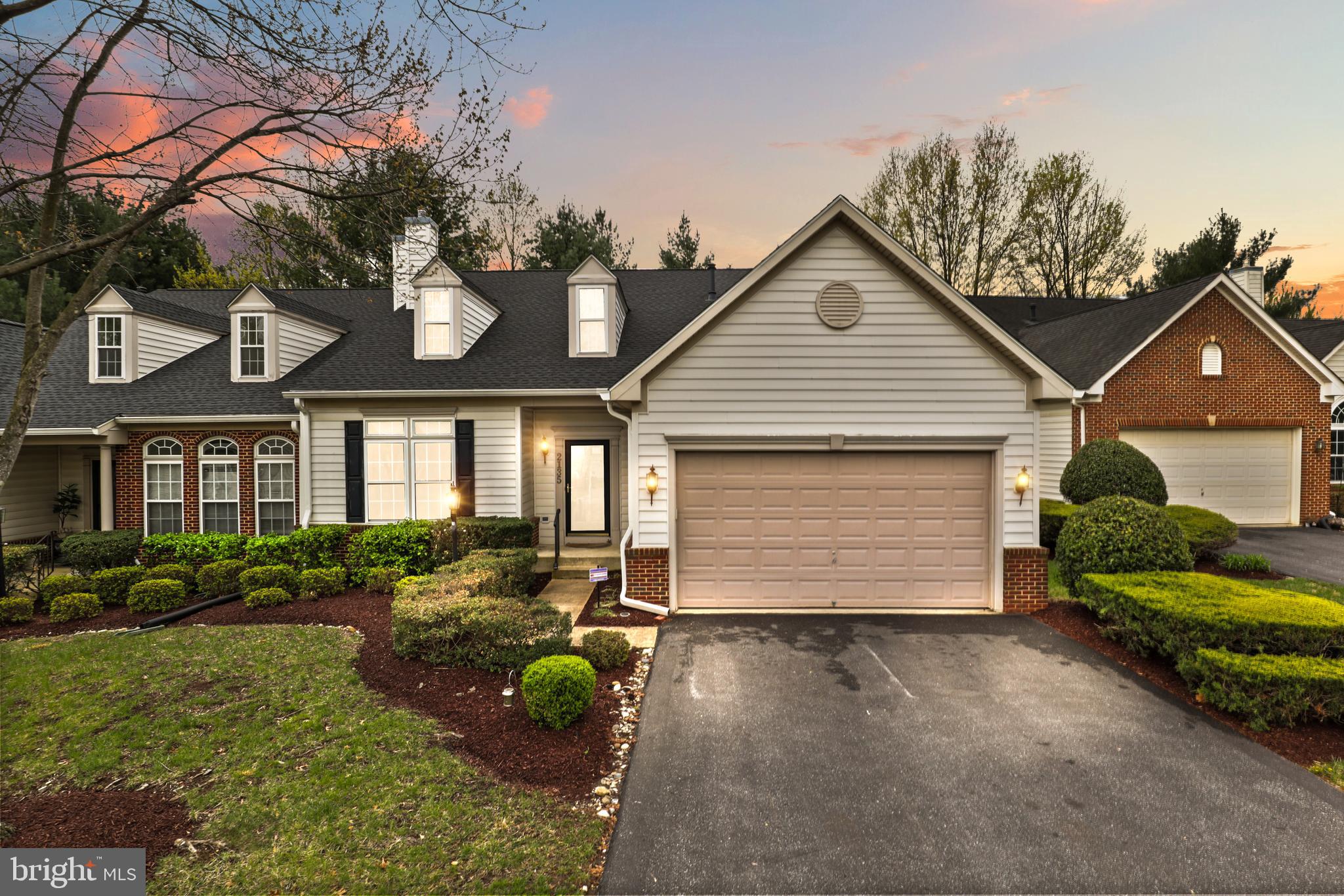 2135 VITTORIA COURT 33