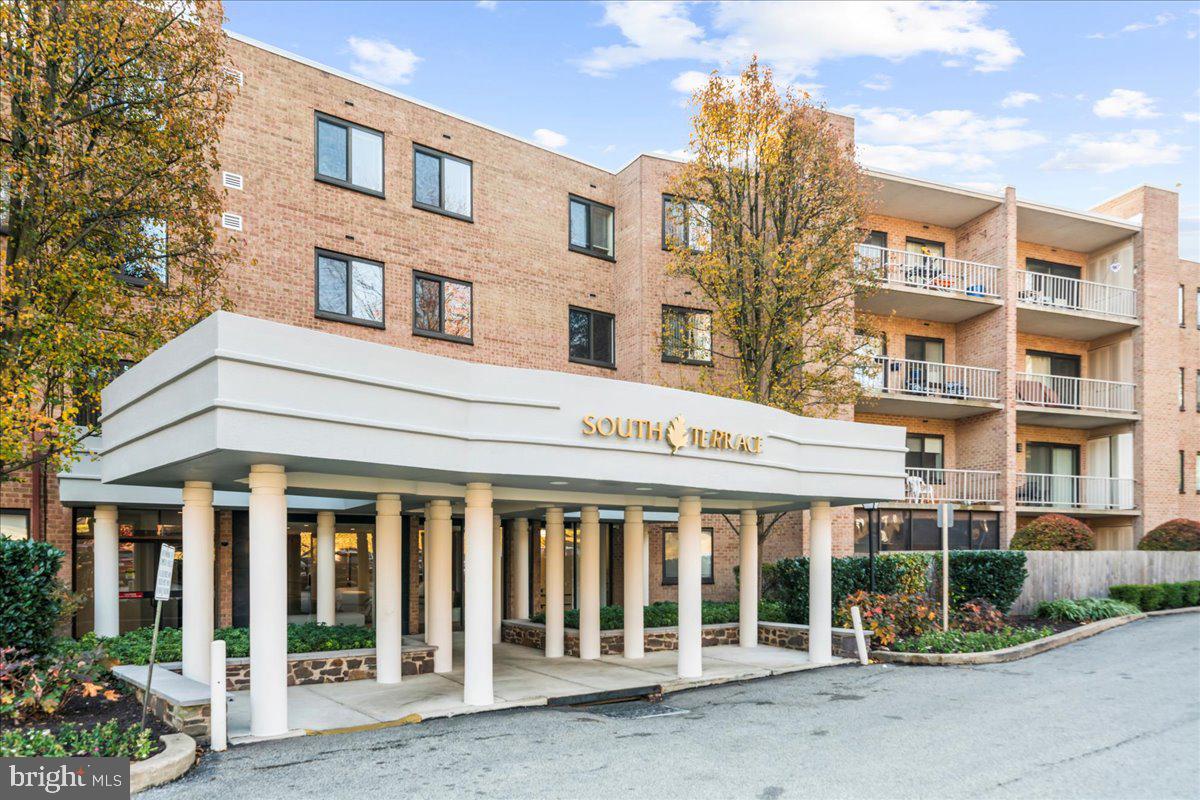 1637 OAKWOOD DRIVE 405