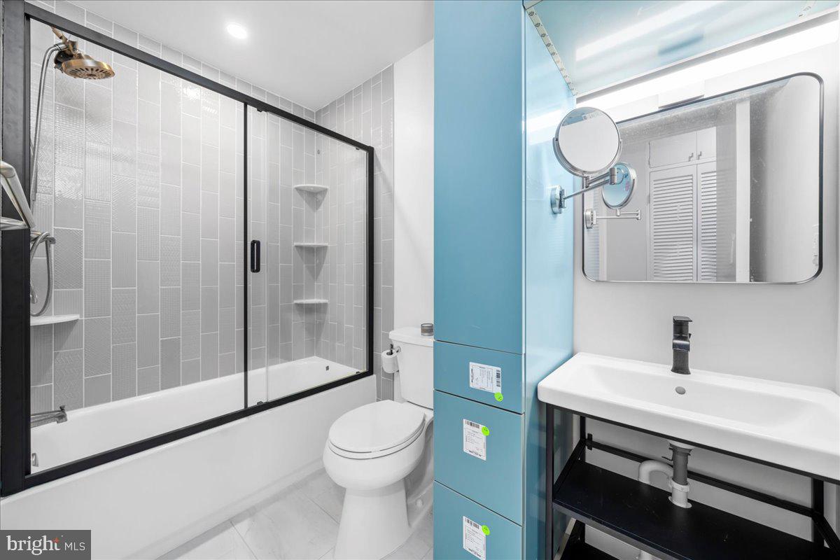 OAK HILL - Residential