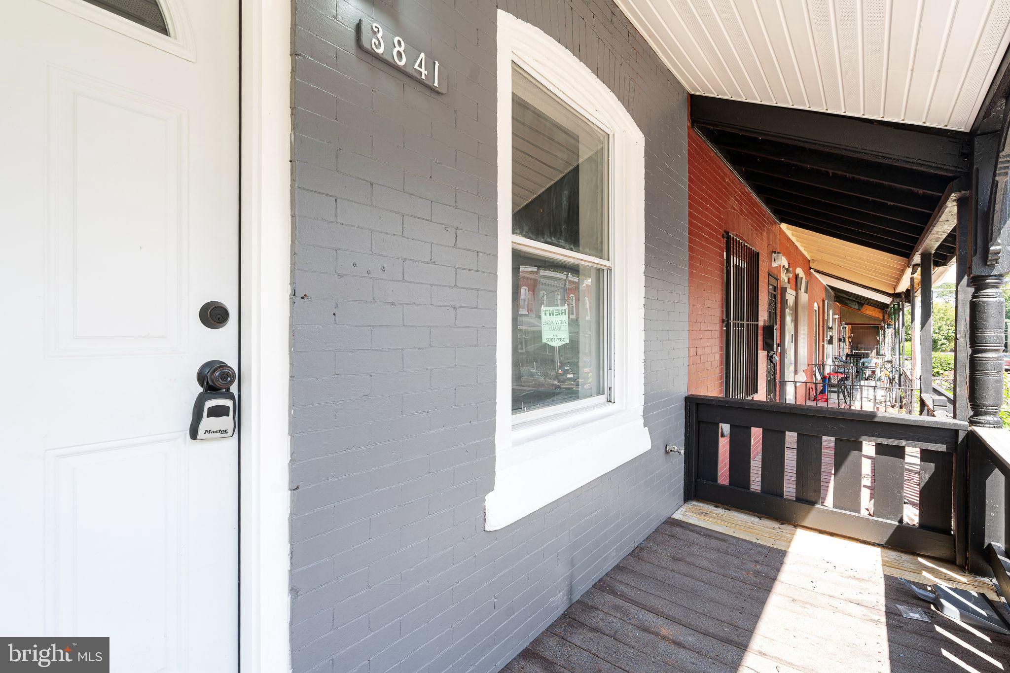 3845 FOLSOM STREET