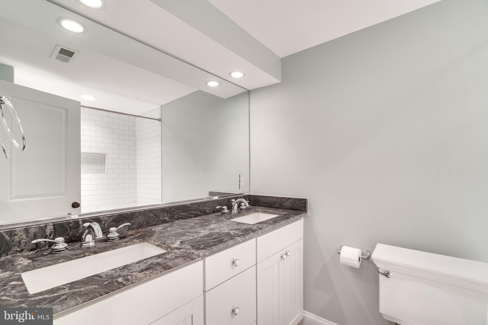 OLD TOWN ALEXANDRIA - Residential Lease