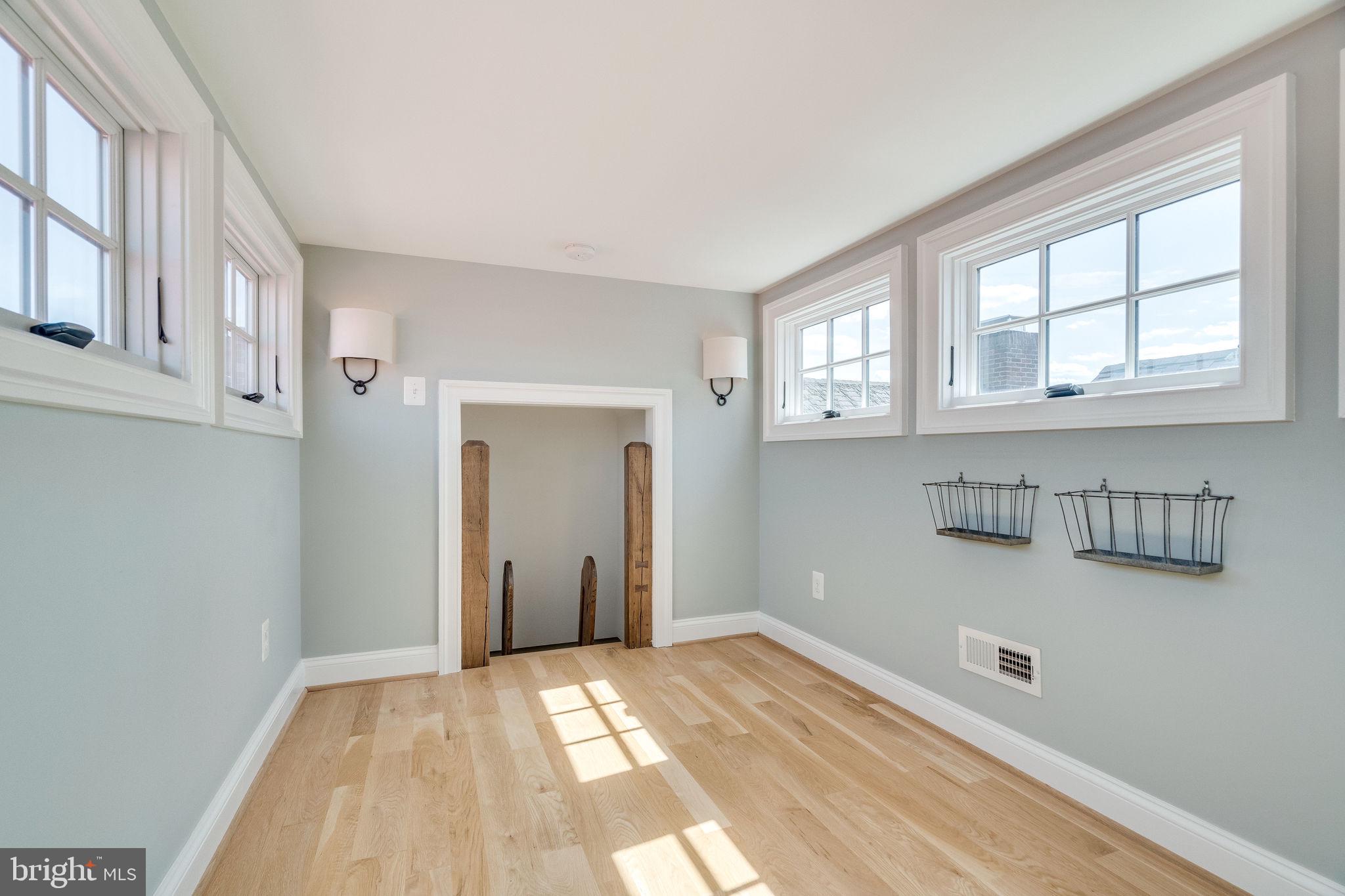 OLD TOWN ALEXANDRIA - Residential Lease