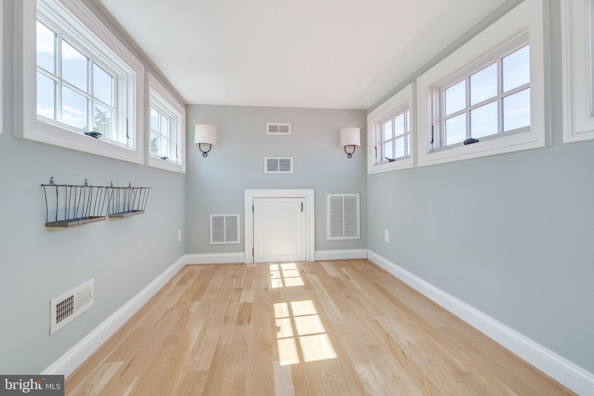 OLD TOWN ALEXANDRIA - Residential Lease