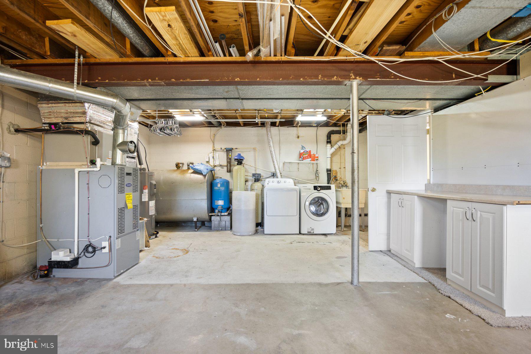 WINFIELD HEIGHTS - Residential