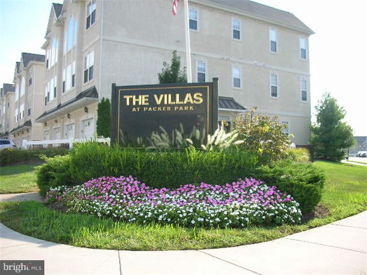 The Beautiful community of the Villas At Packer Park is the location for this STUNNING 2BR / 2.5 bath/ Garage plus driveway Bi-Level Villa. Features contemporary interiors with spacious living areas/ Foyer, Modern Kitchen , Large Great Room Dining Area, Laundry room and Direct Entrance/Exit into Garage, Luxurious Owner's Suite, Deluxe Secondary Bath and Bedroom/ Just Minutes to Major highways, Center City, Entertainment, Restaurants, and Sports Arenas. This is a NO DOG COMMUNITY.