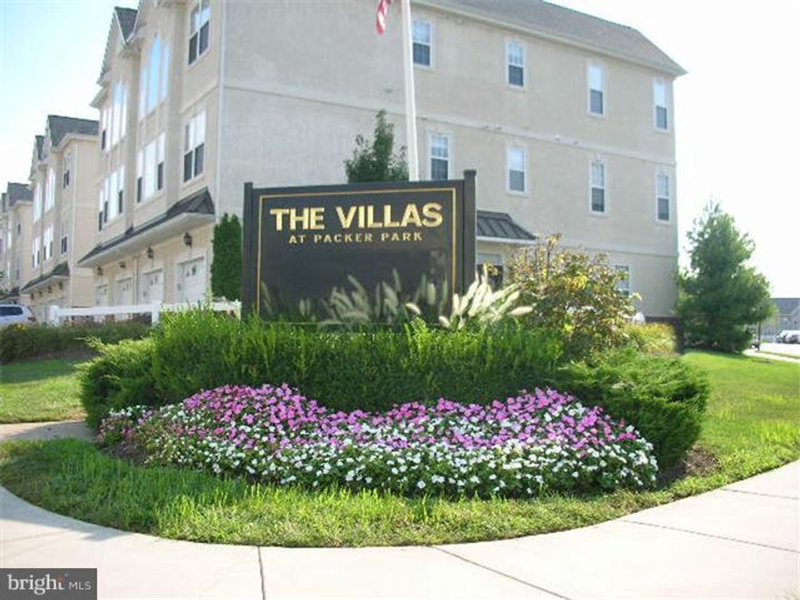 The Beautiful community of the Villas At Packer Park is the location for this STUNNING 2BR / 2.5 bath/ Garage plus driveway Bi-Level Villa. Features contemporary interiors with spacious living areas/ Foyer, Modern Kitchen , Large Great Room Dining Area, Laundry room and Direct Entrance/Exit into Garage, Luxurious Owner's Suite, Deluxe Secondary Bath and Bedroom/  Just Minutes to Major highways, Center City, Entertainment, Restaurants, and Sports Arenas. This is a NO DOG COMMUNITY.