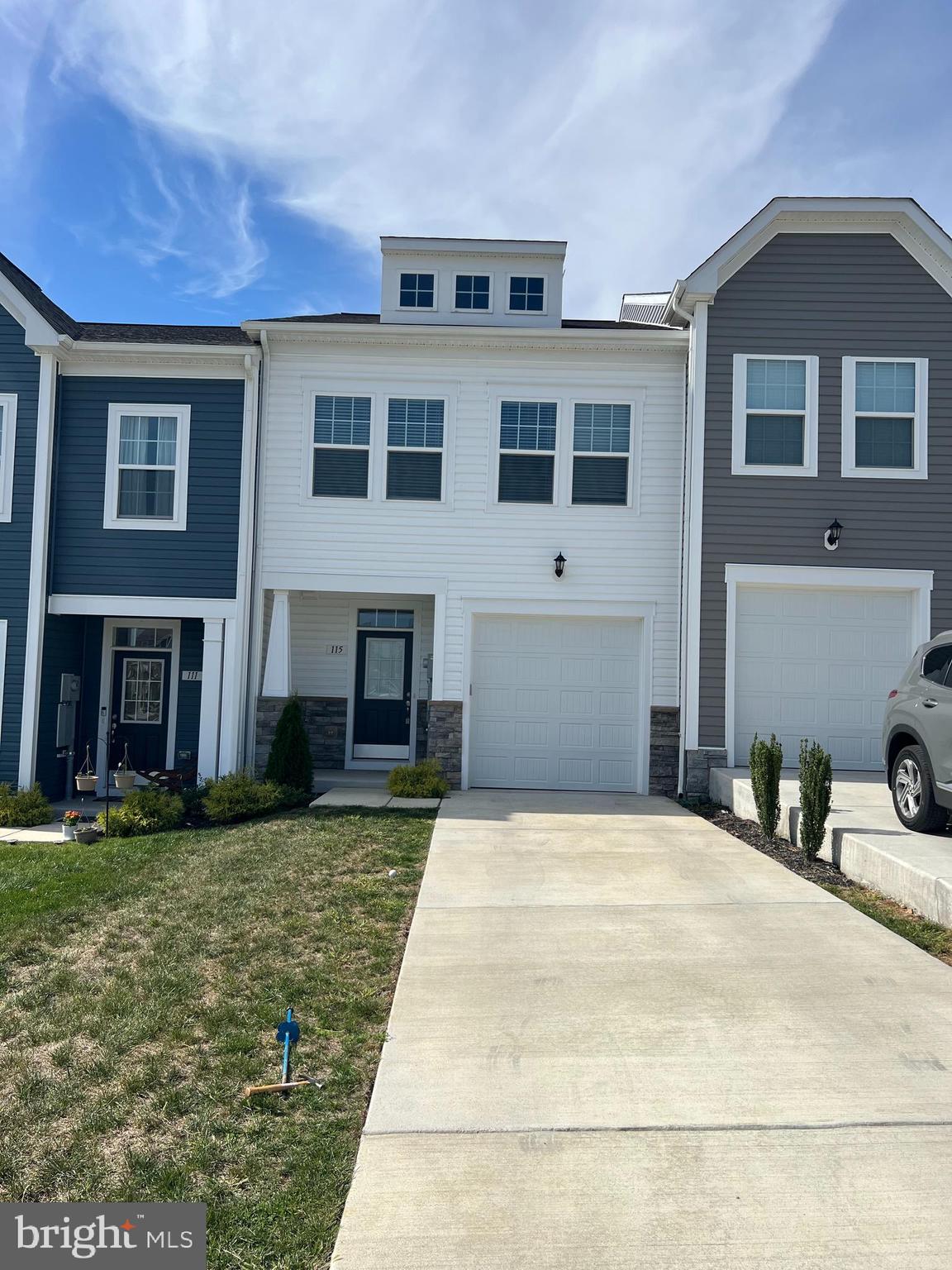 OVERLOOK AT RIVERSIDE - Residential Lease