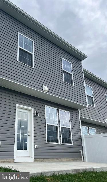 OVERLOOK AT RIVERSIDE - Residential Lease