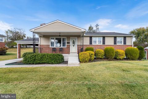 Photo of 141 Hollow Brook Road, LUTHERVILLE TIMONIUM, MD 21093 (MLS # MDBC2144140) Photo of 141 Hollow Brook Road, LUTHERVILLE TIMONIUM, MD 21093 (MLS # MDBC2144140)