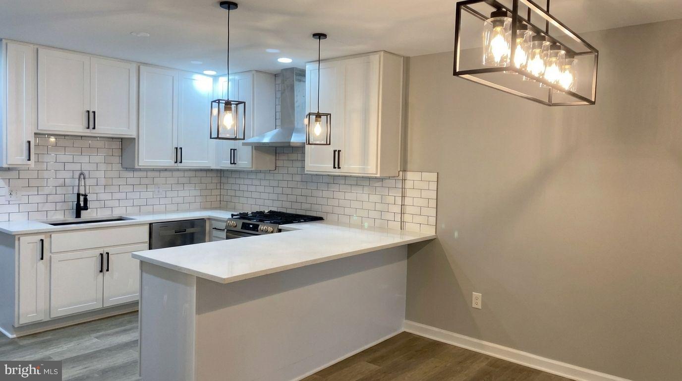 1657 PARKCREST CIRCLE 100