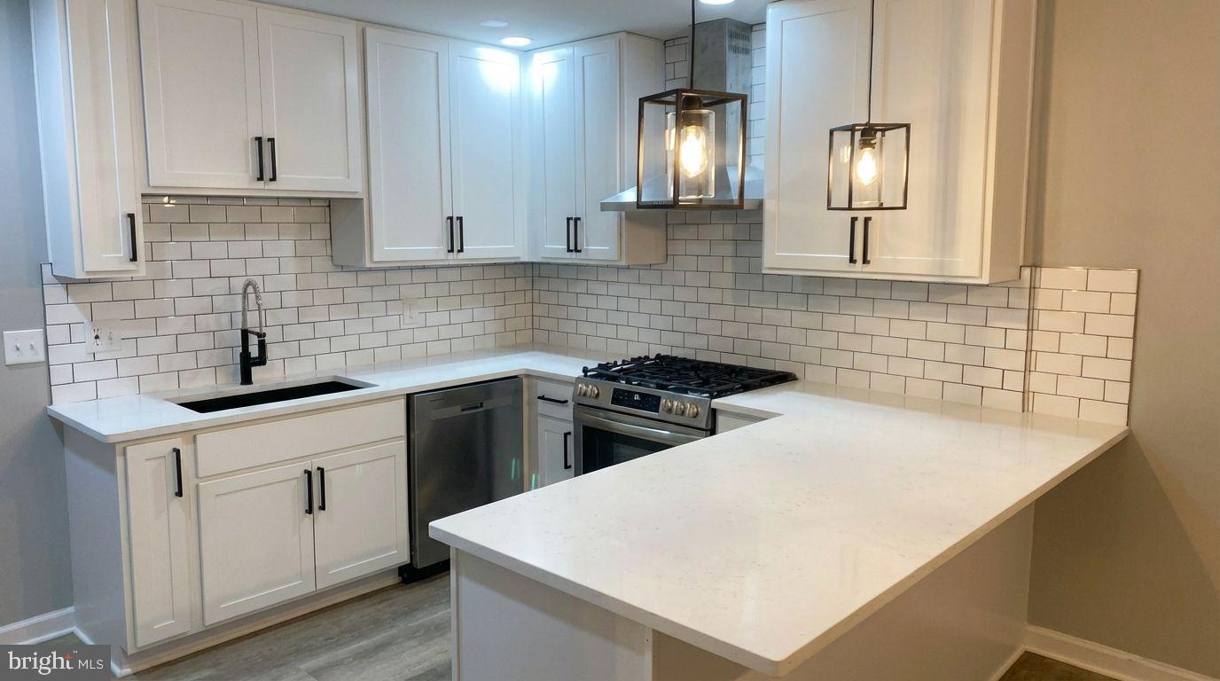 1657 PARKCREST CIRCLE 100