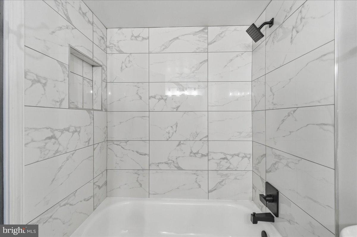 BENTANA PARK - Residential