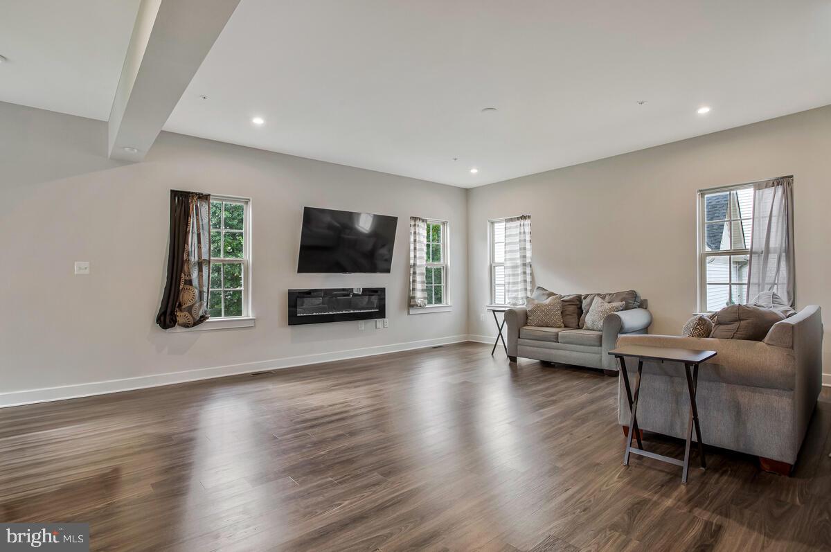 CANTER CREEK - Residential