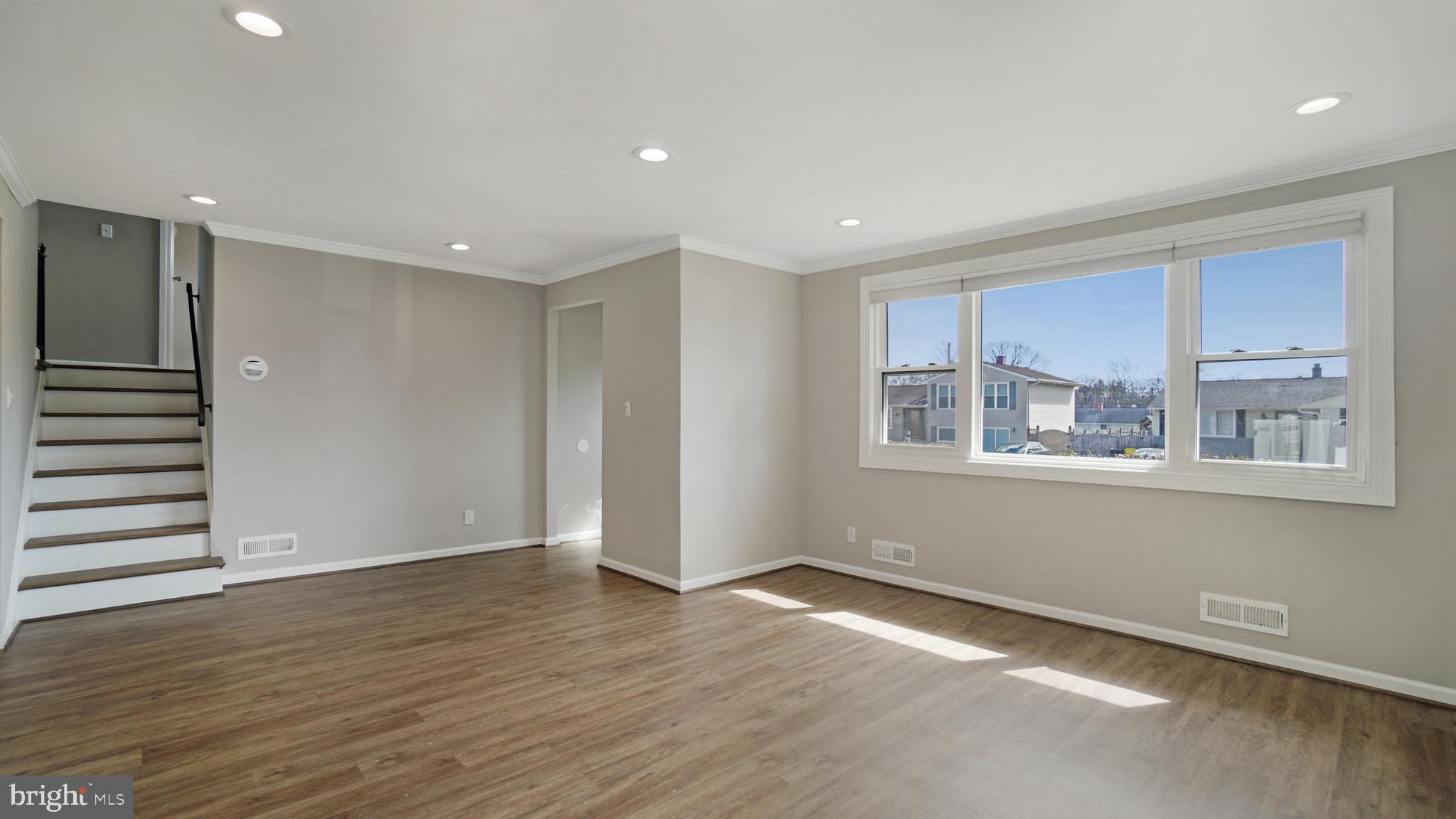 MUNROE GARDENS - Residential