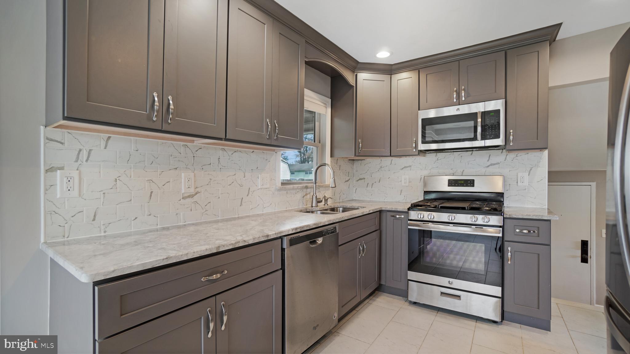 MUNROE GARDENS - Residential