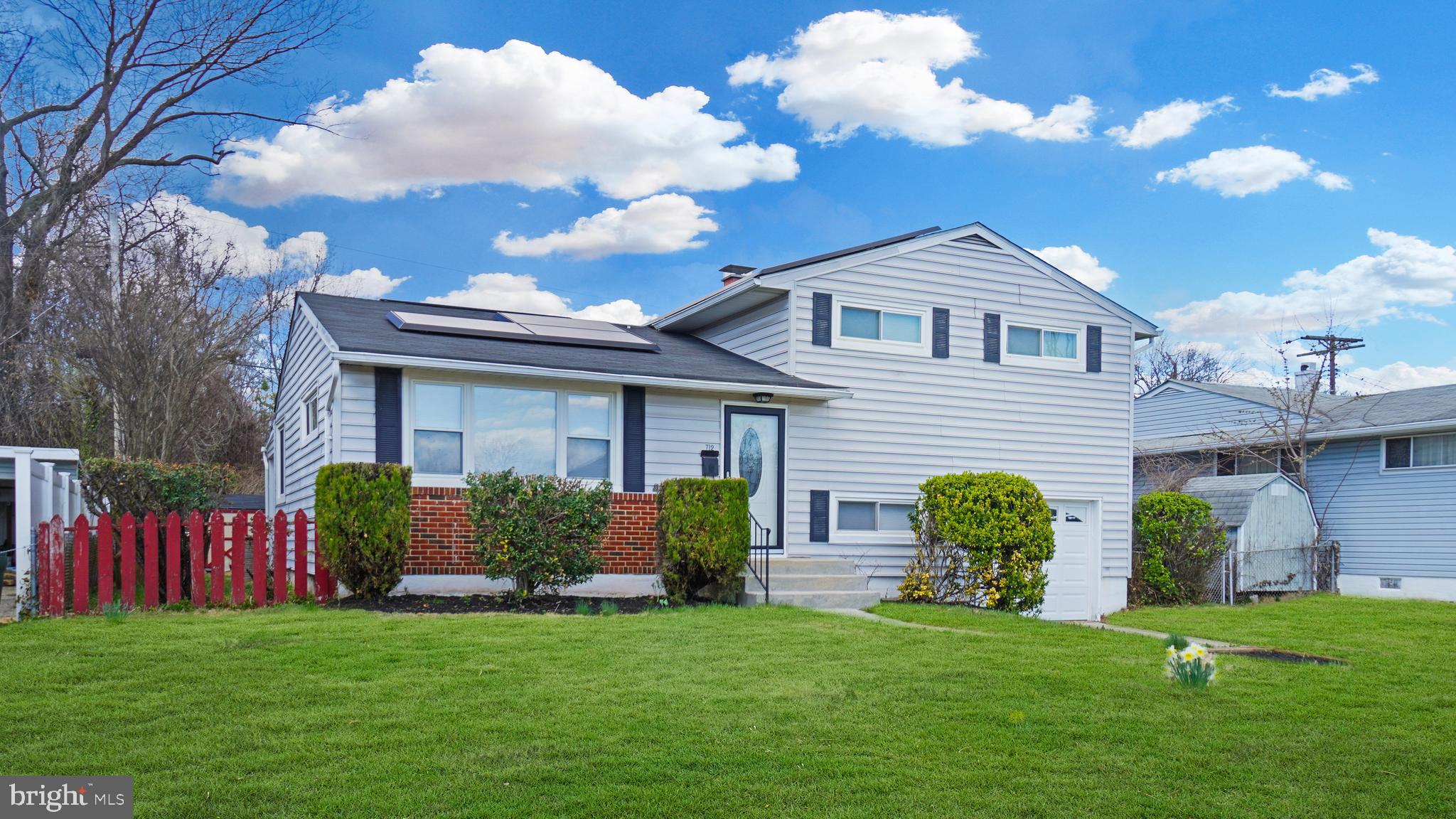 MUNROE GARDENS - Residential