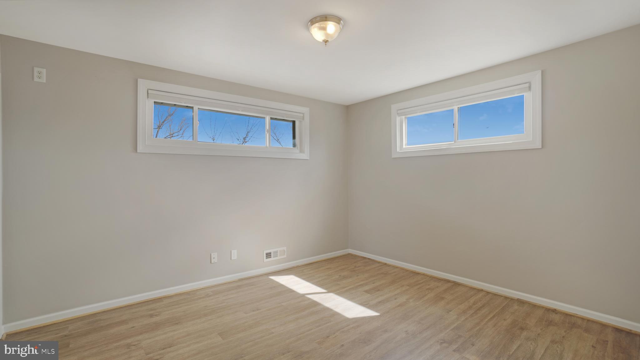 MUNROE GARDENS - Residential