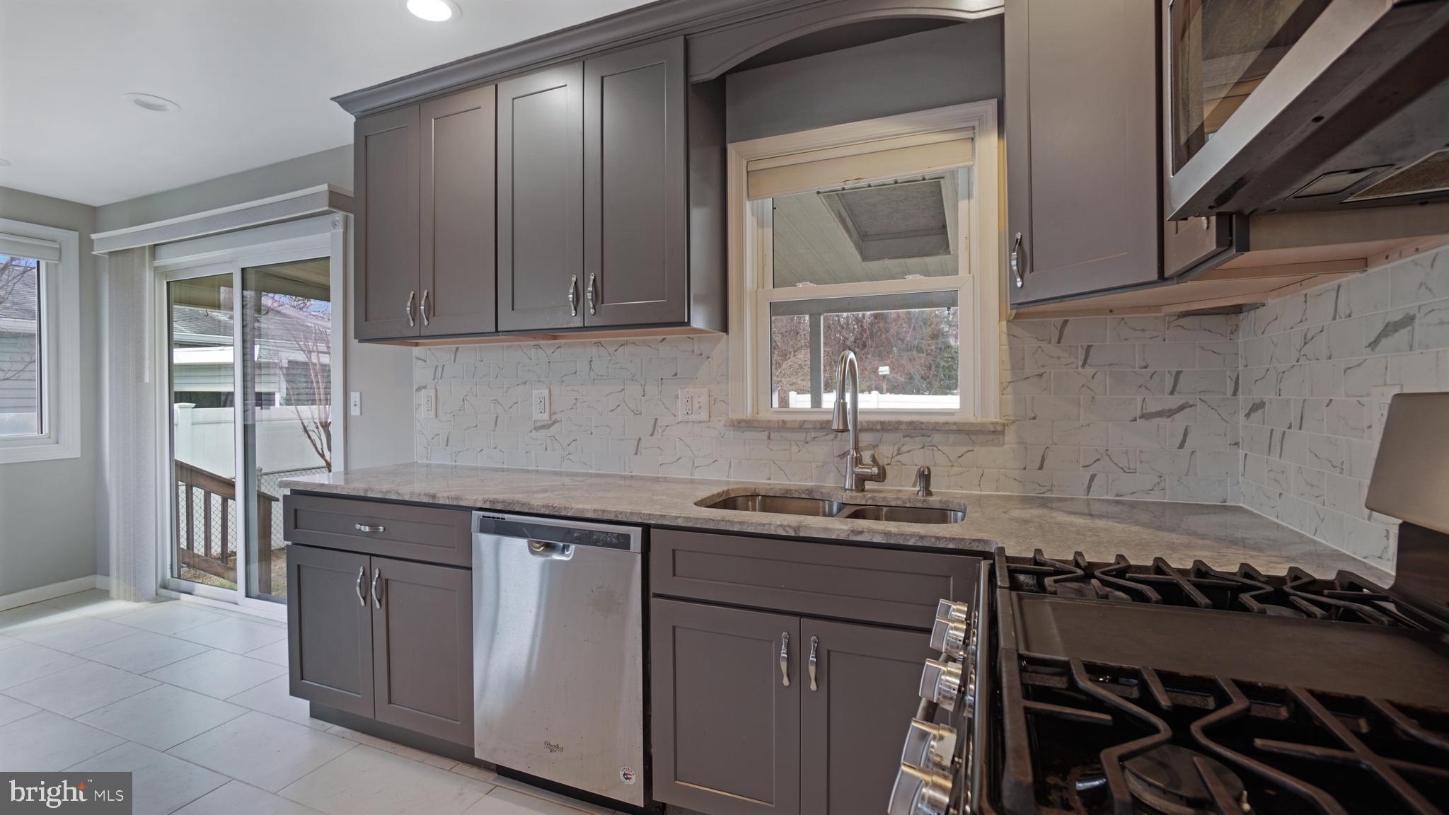 MUNROE GARDENS - Residential