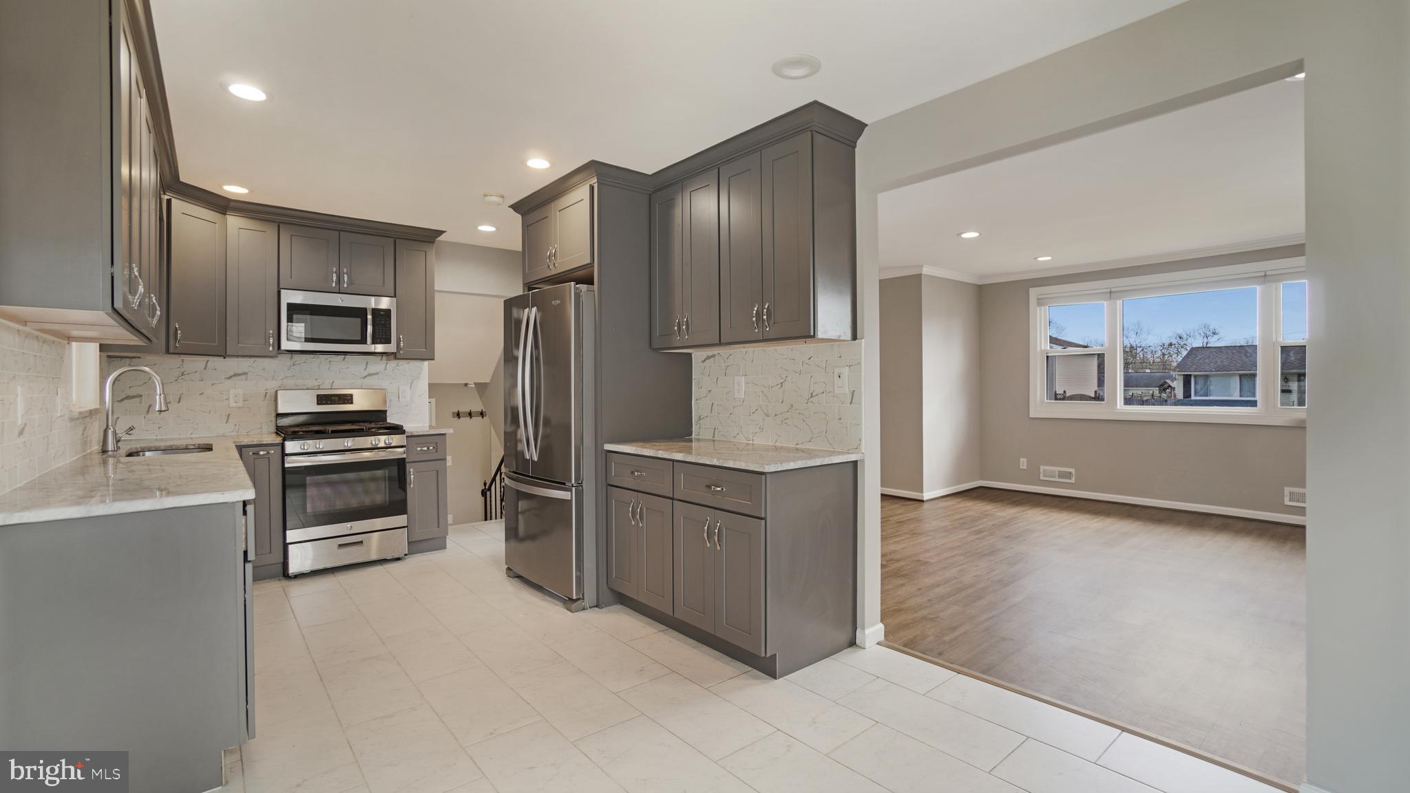 MUNROE GARDENS - Residential