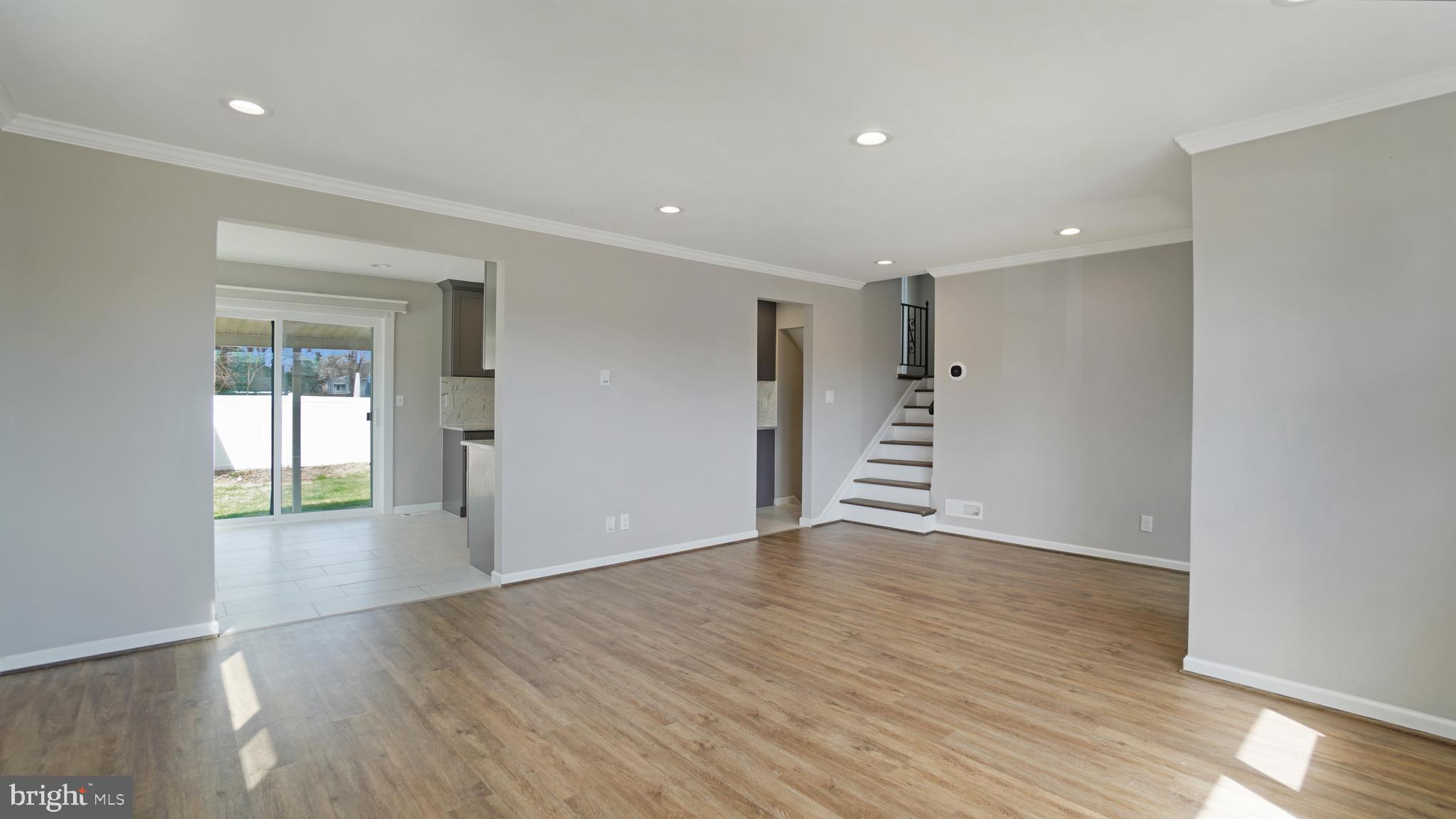 MUNROE GARDENS - Residential