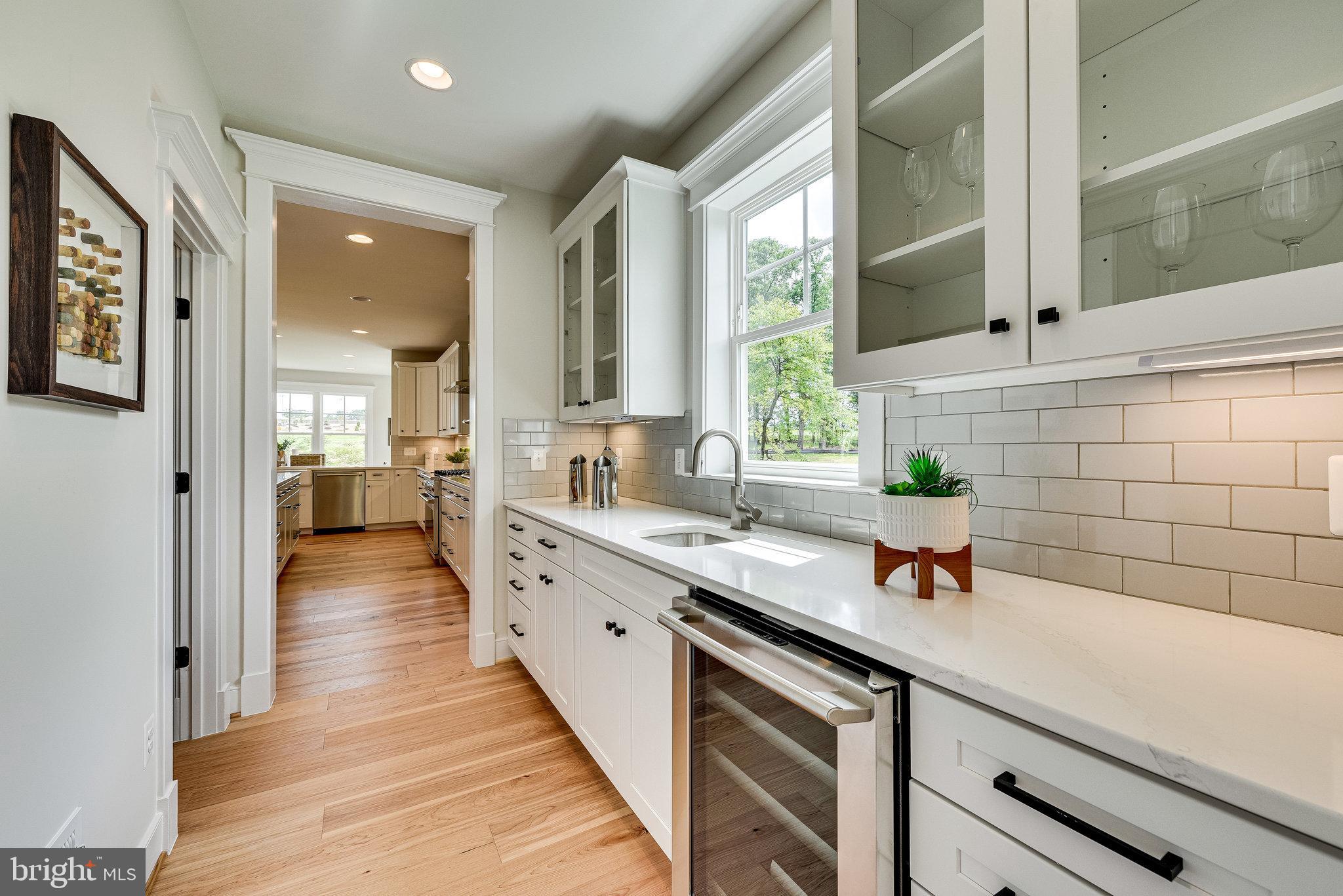 OAKTON VIEW - Residential