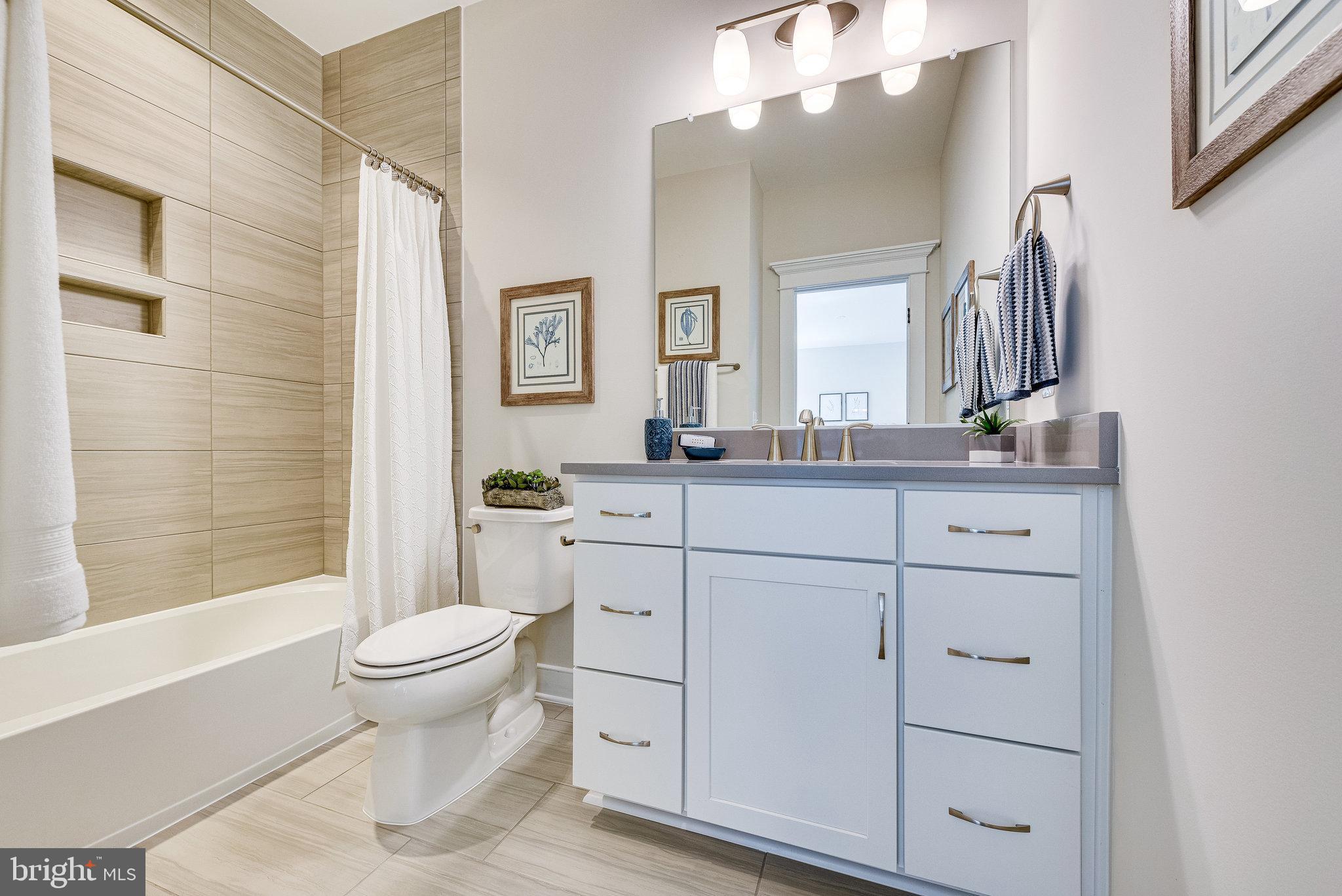 OAKTON VIEW - Residential