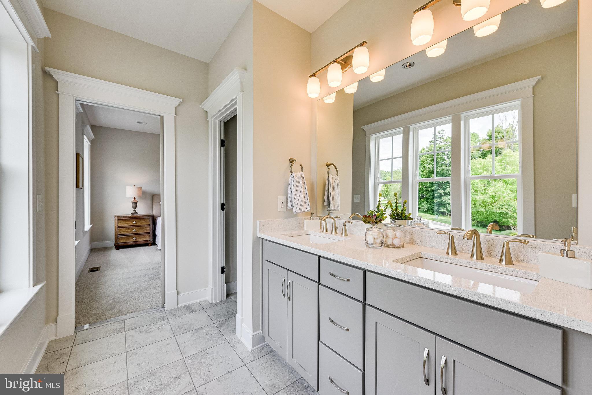 OAKTON VIEW - Residential