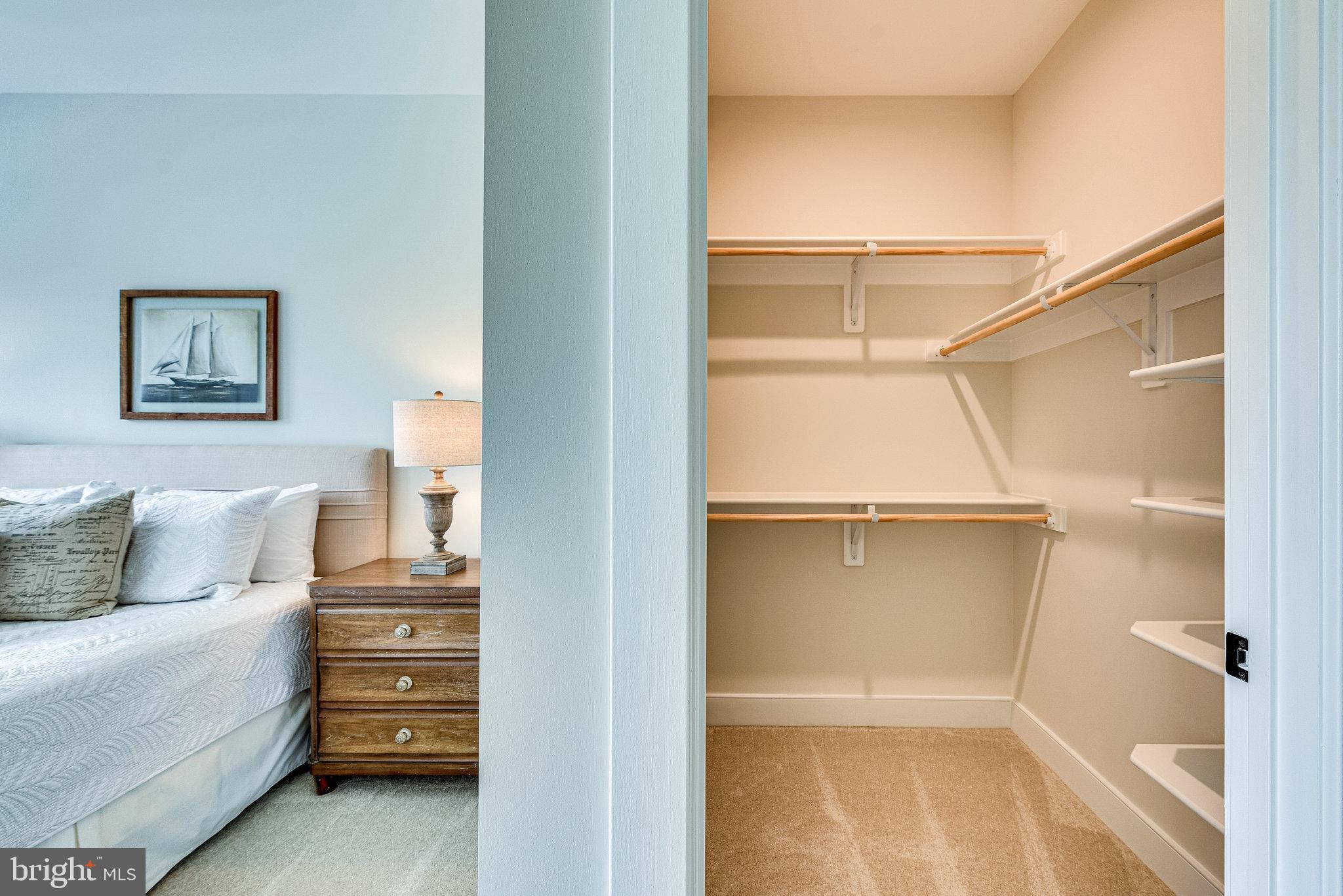 OAKTON VIEW - Residential