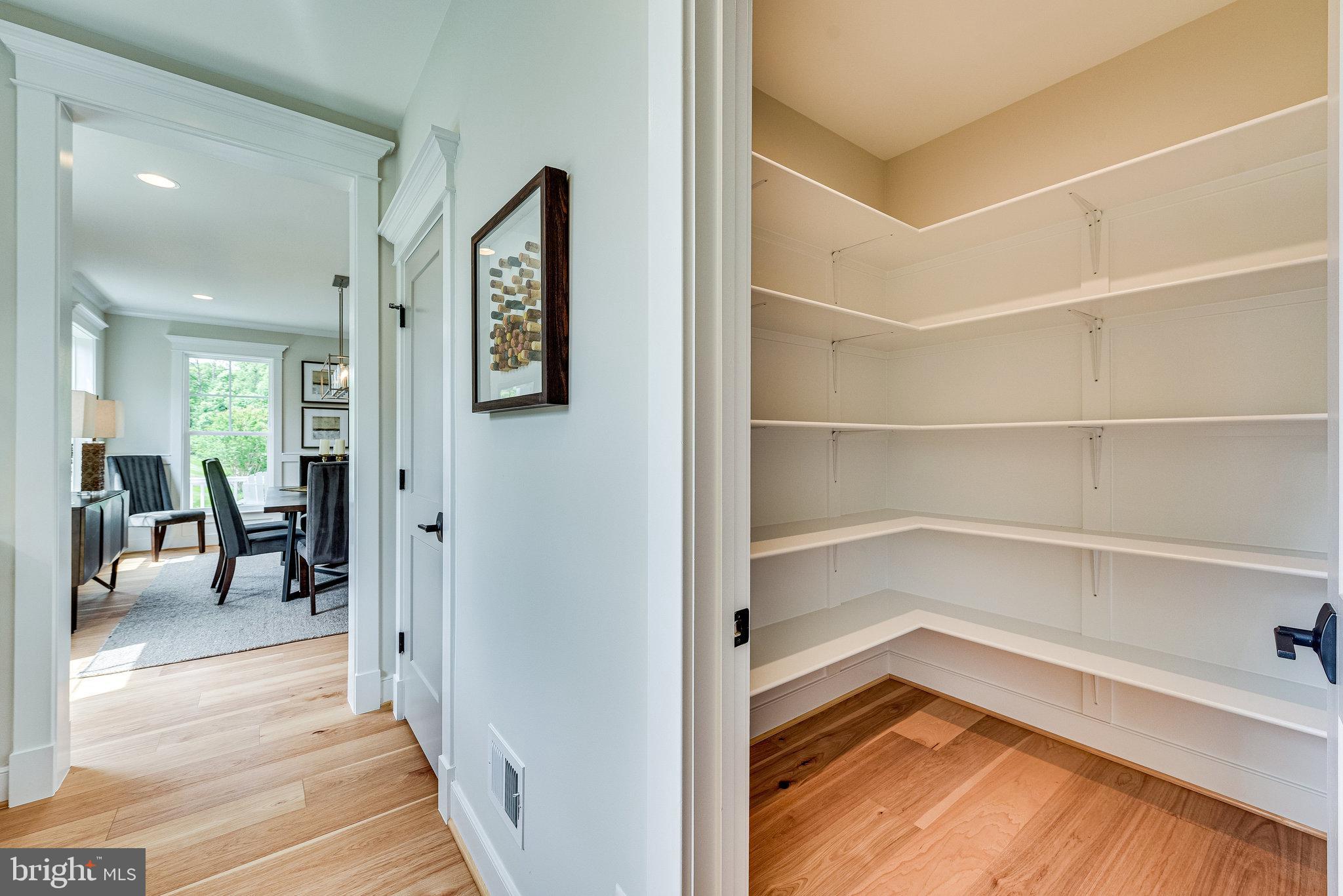 OAKTON VIEW - Residential