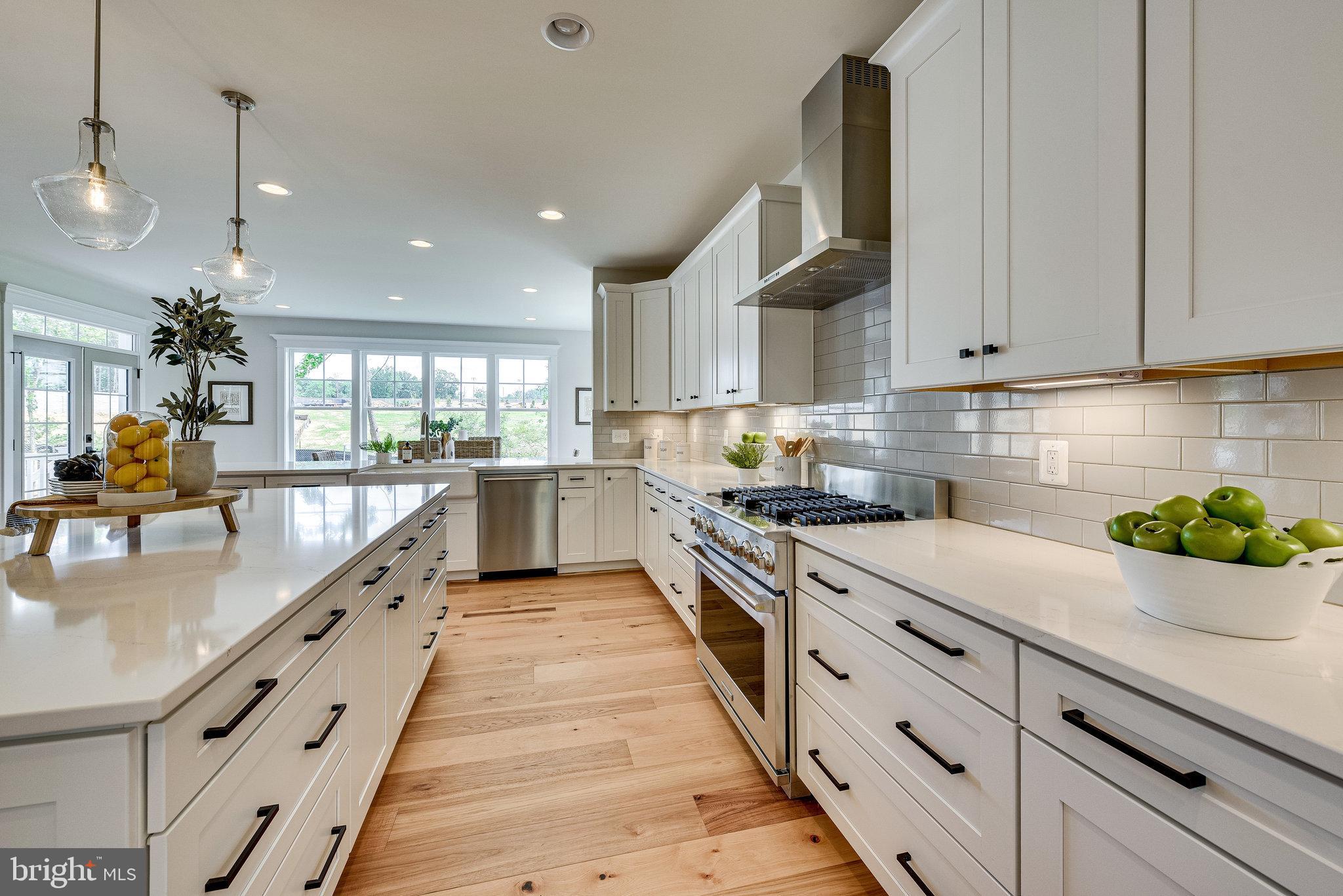 OAKTON VIEW - Residential