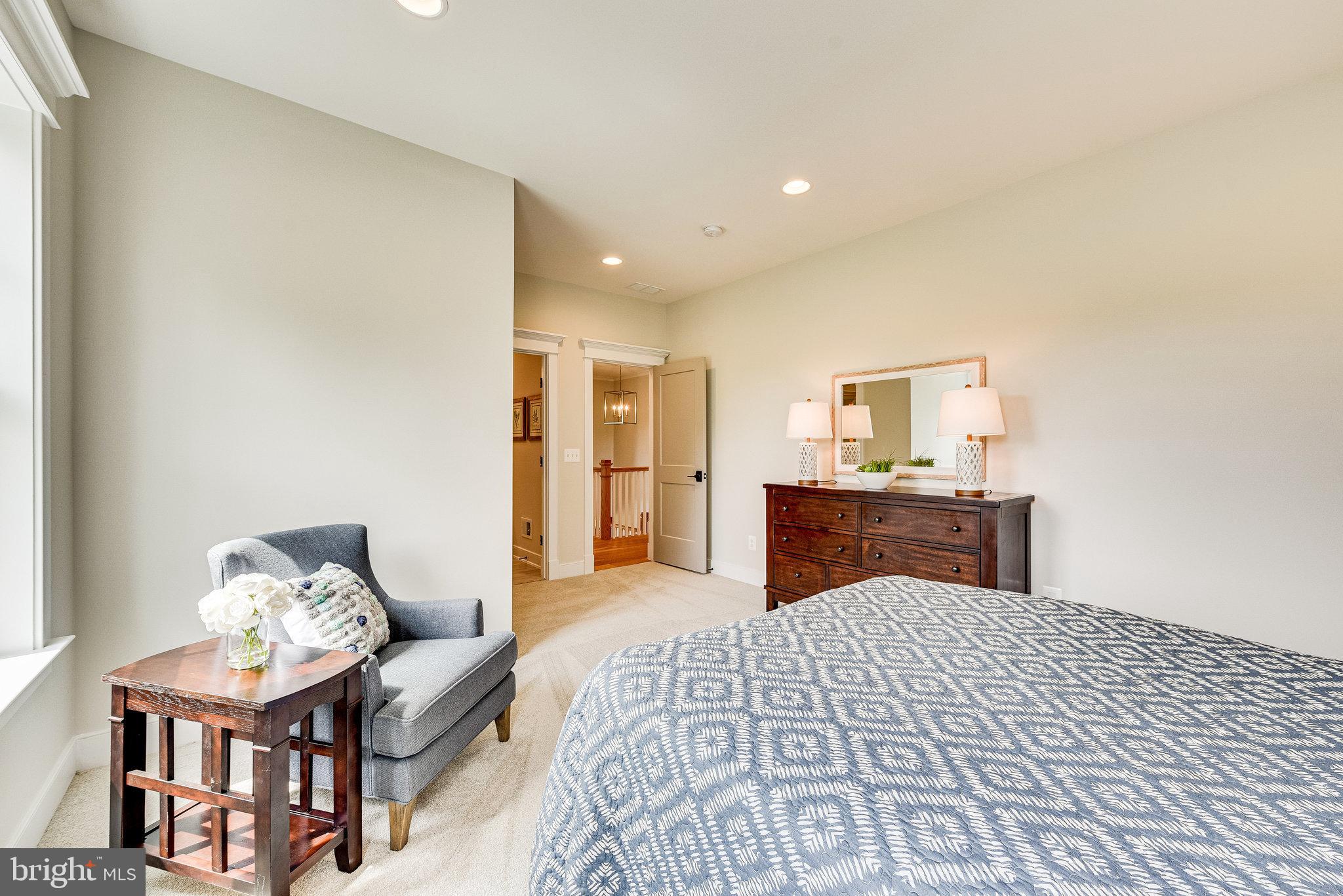 OAKTON VIEW - Residential