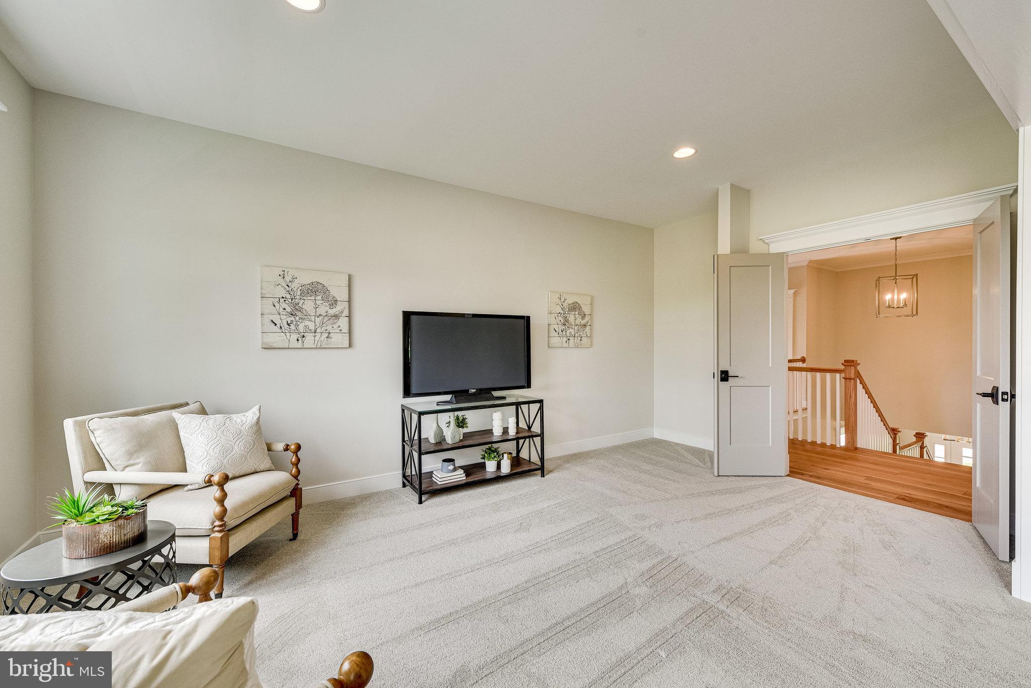 OAKTON VIEW - Residential