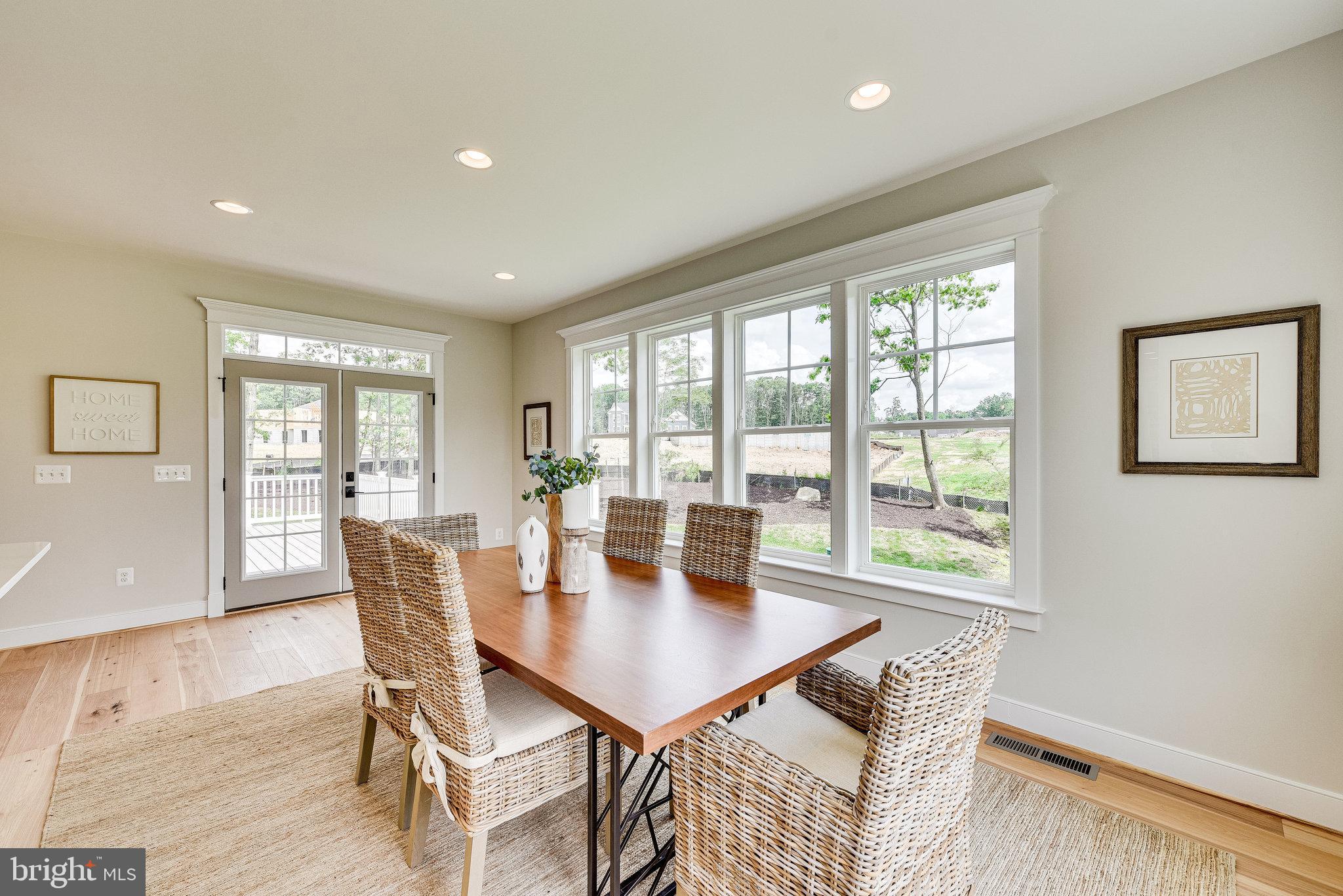 OAKTON VIEW - Residential