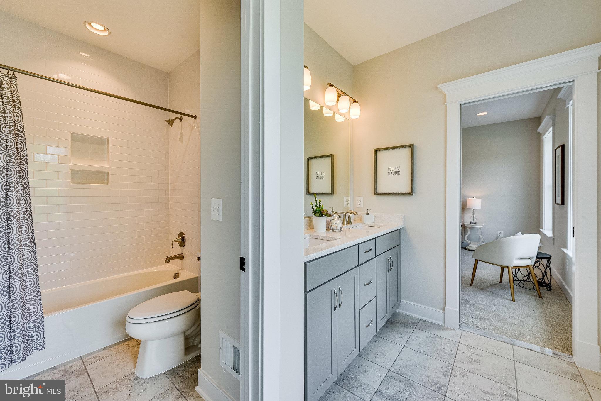 OAKTON VIEW - Residential