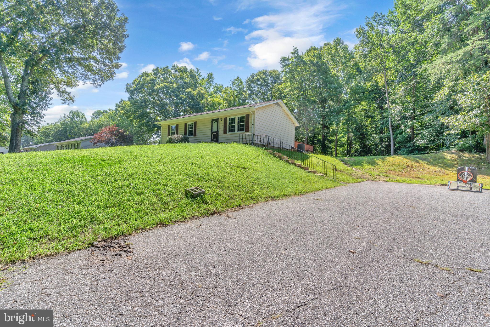 1606 MASON COURT
