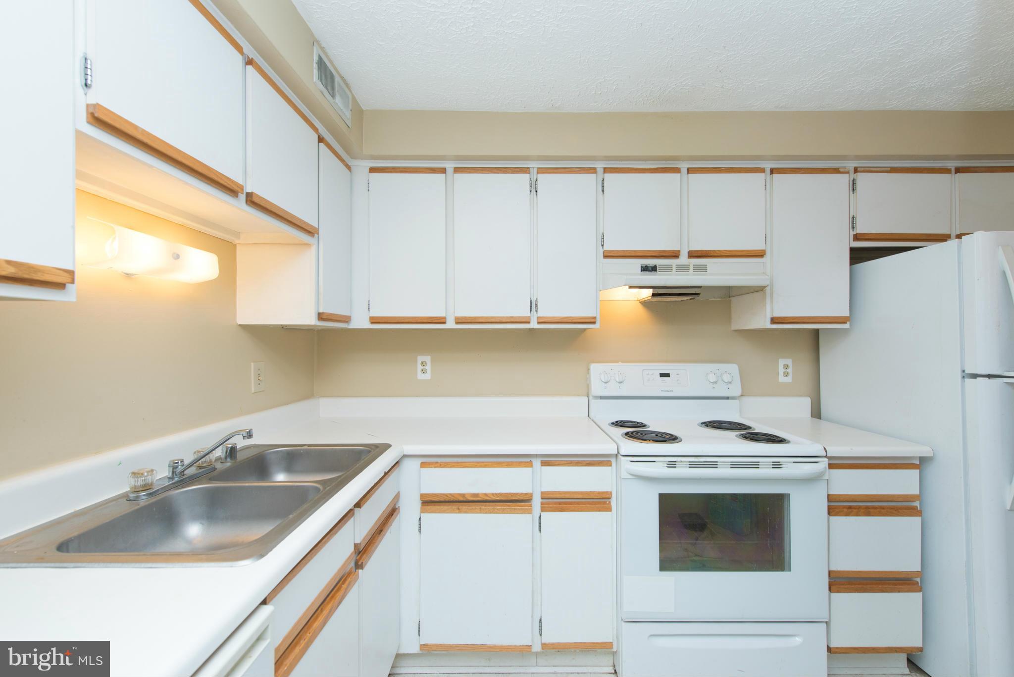 CHESTERFIELD GARDEN CONDOMINIUM - Residential