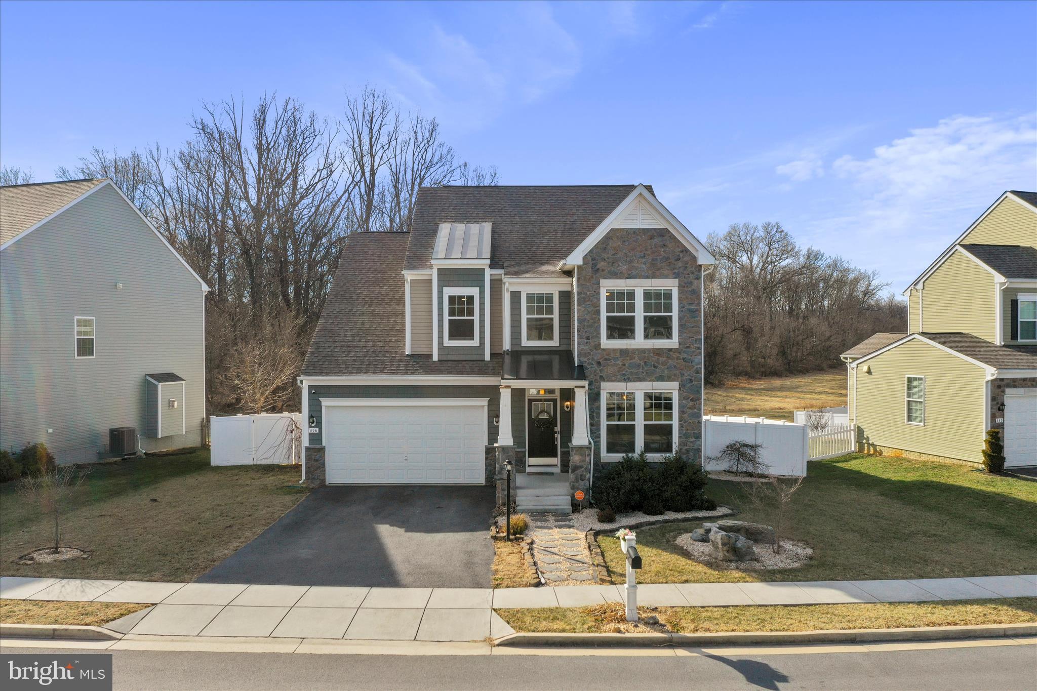 ARCHERS ROCK - Residential