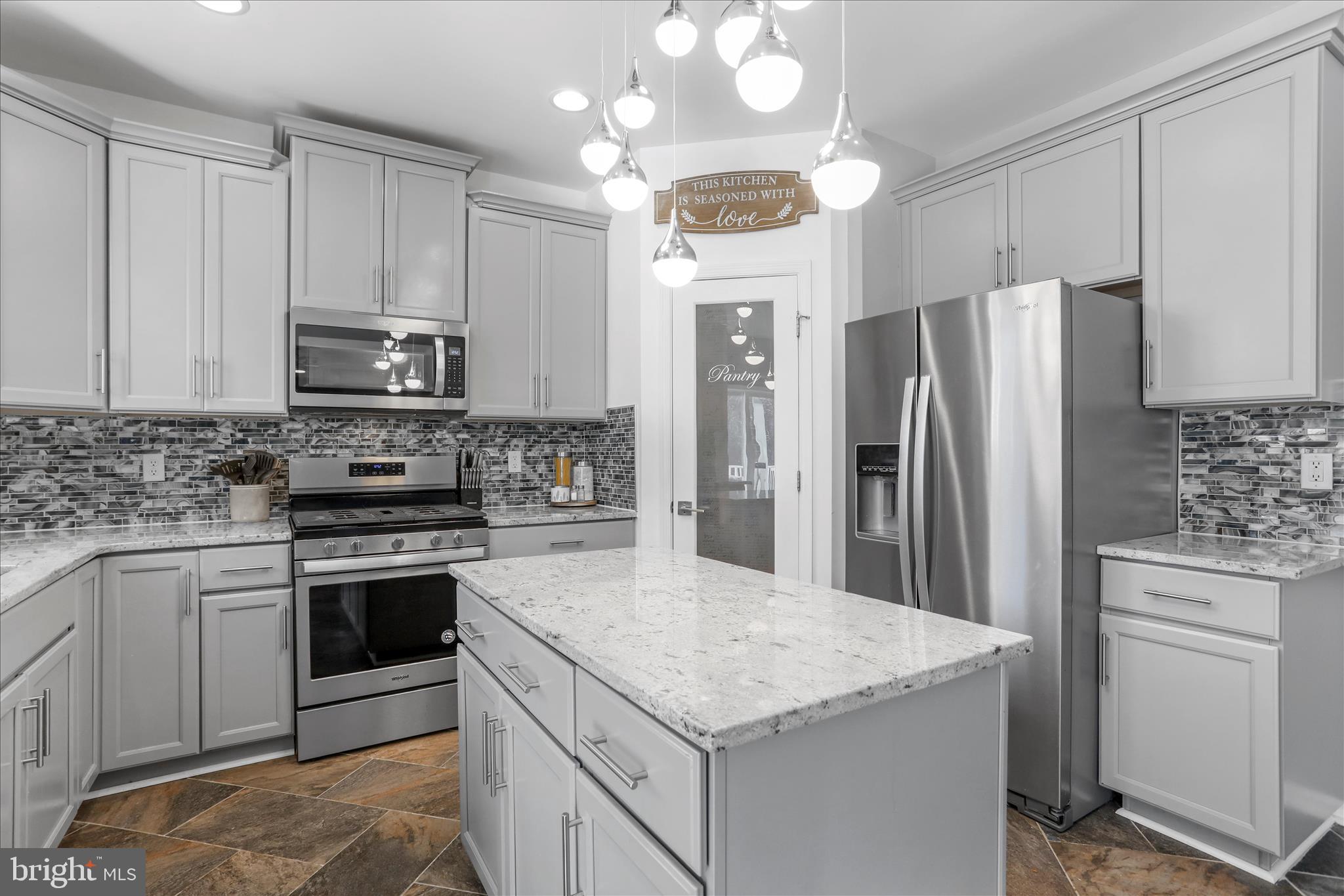 ARCHERS ROCK - Residential