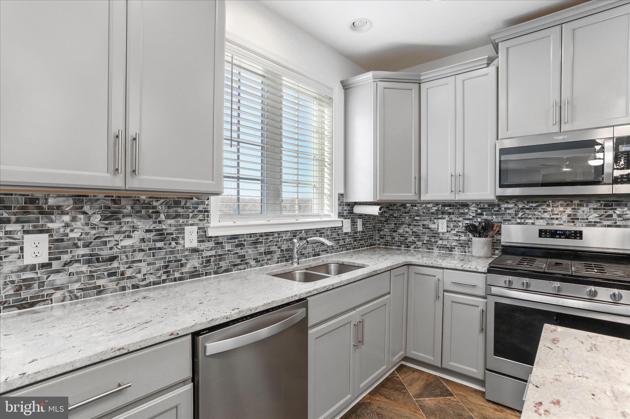 ARCHERS ROCK - Residential