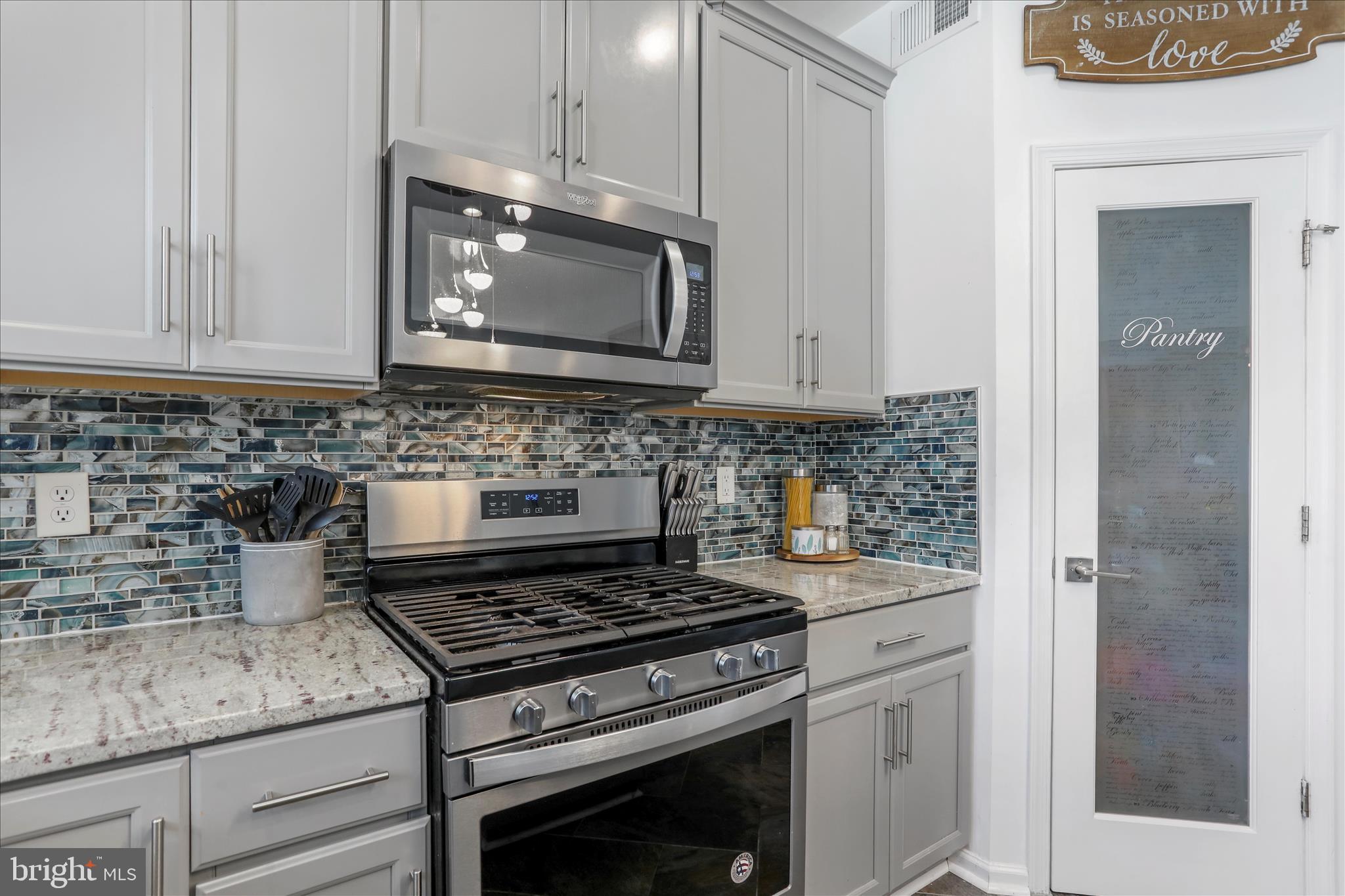 ARCHERS ROCK - Residential