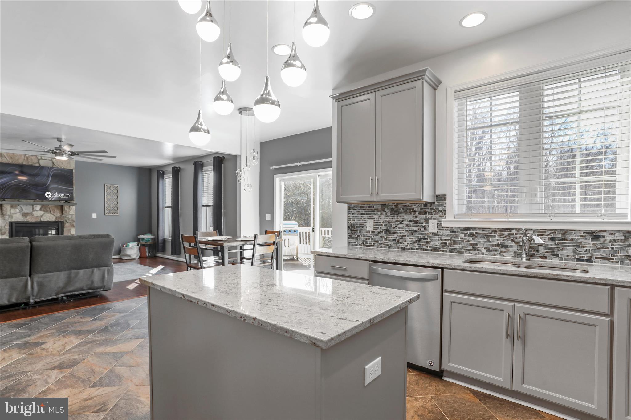 ARCHERS ROCK - Residential